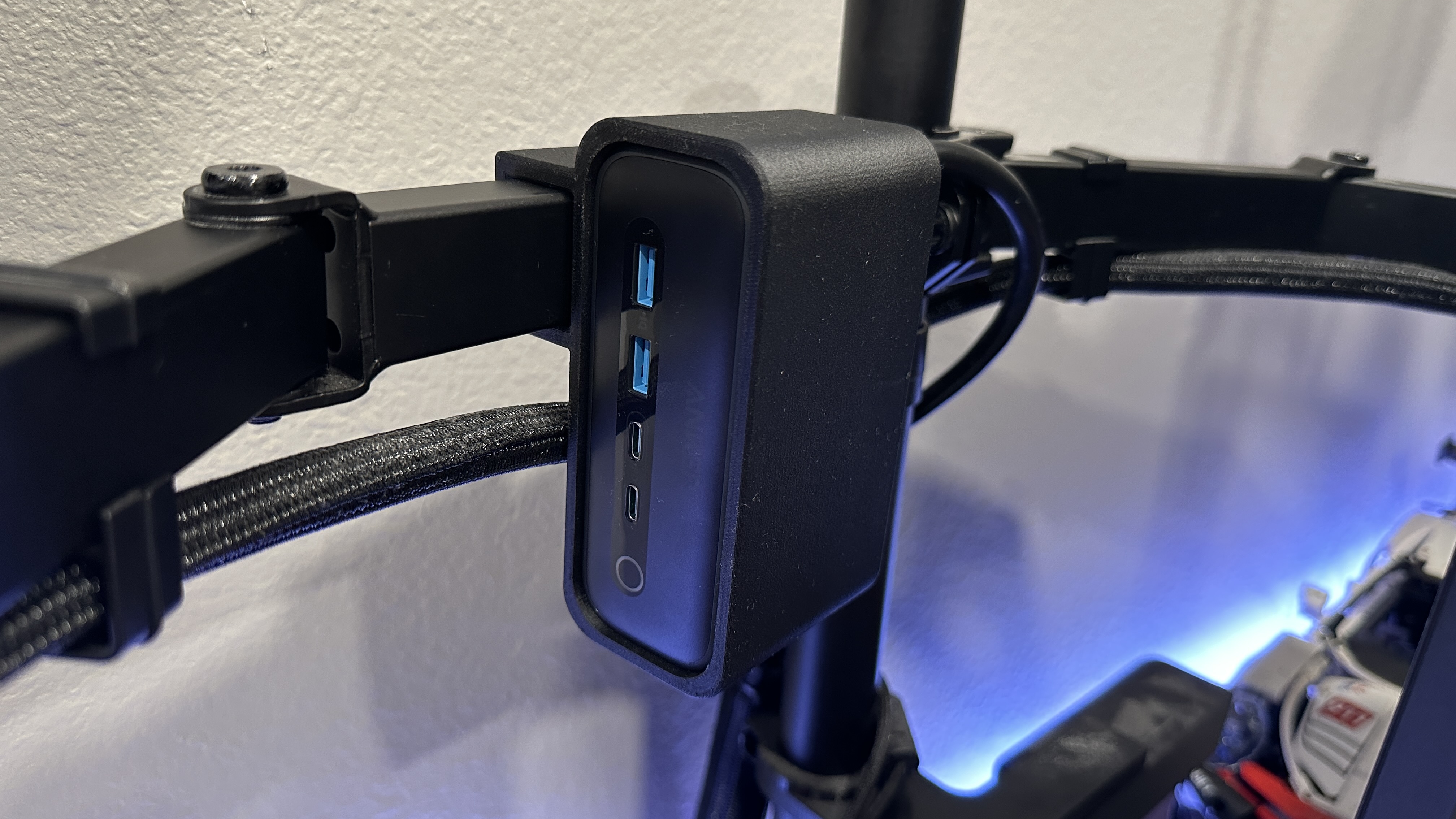 Monitor arm mount for Anker 525 Charging Station by donaldkieu 