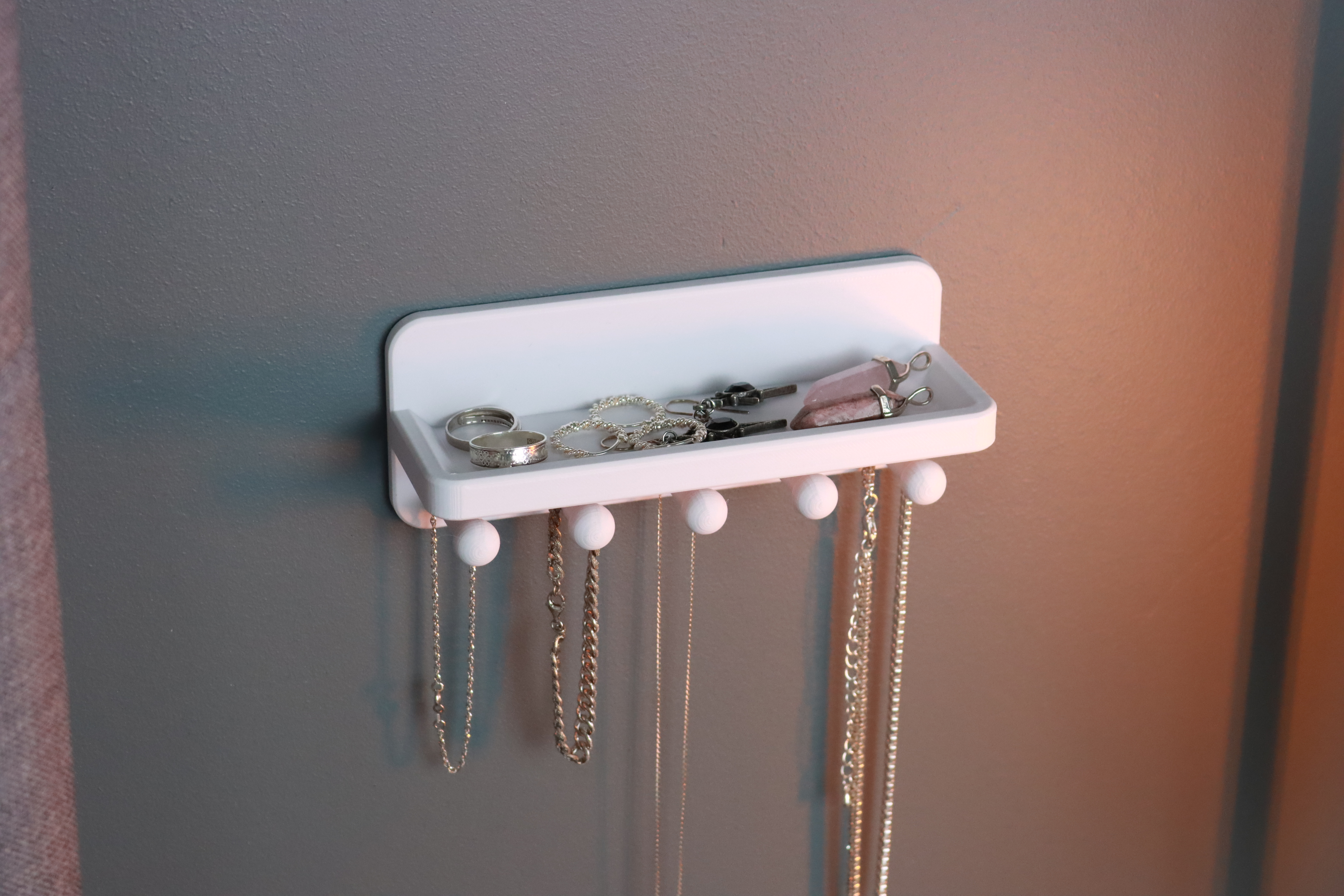 Wall jewelry holder
