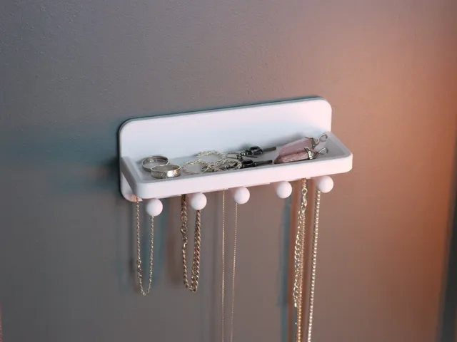 Wall jewelry holder