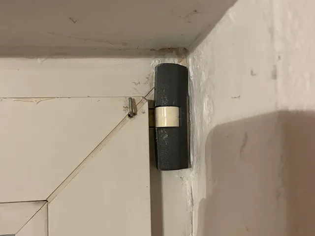 Kippfenster Scharnierabdeckung