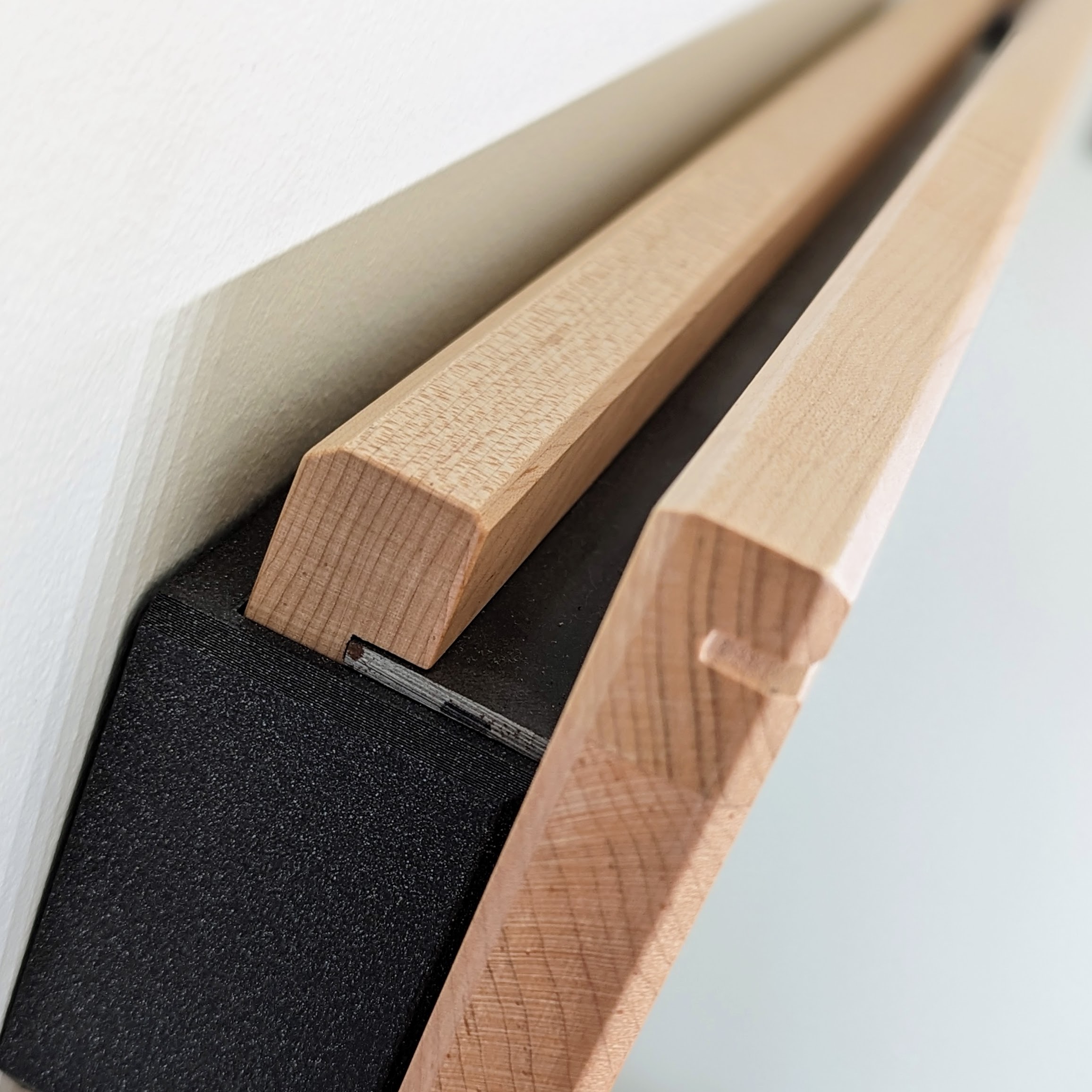 Wyrmwood MGT Player Desk Wall Mount by AxioN Download free STL model