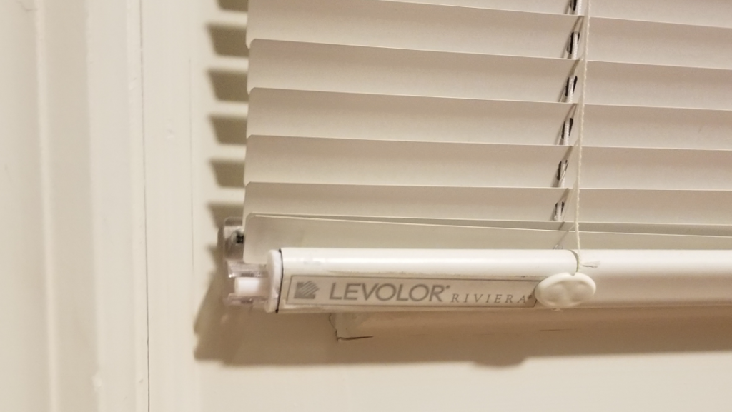Miniblinds lower endcap