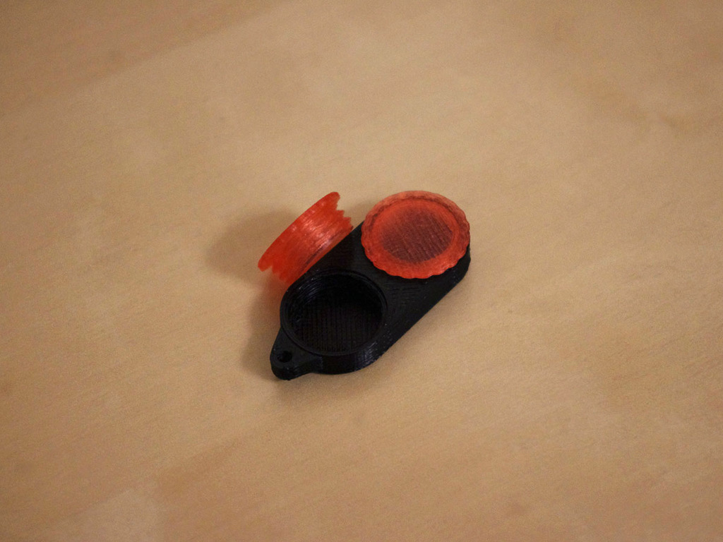 Miniatura 2 do modelo 3D Small Keychain Pill Box