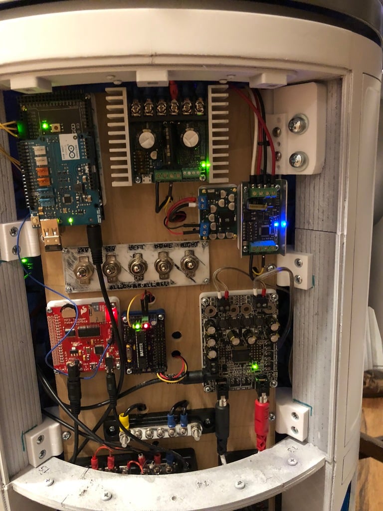 Mr. Baddeley R2-D2 Electronics and Battery mounts