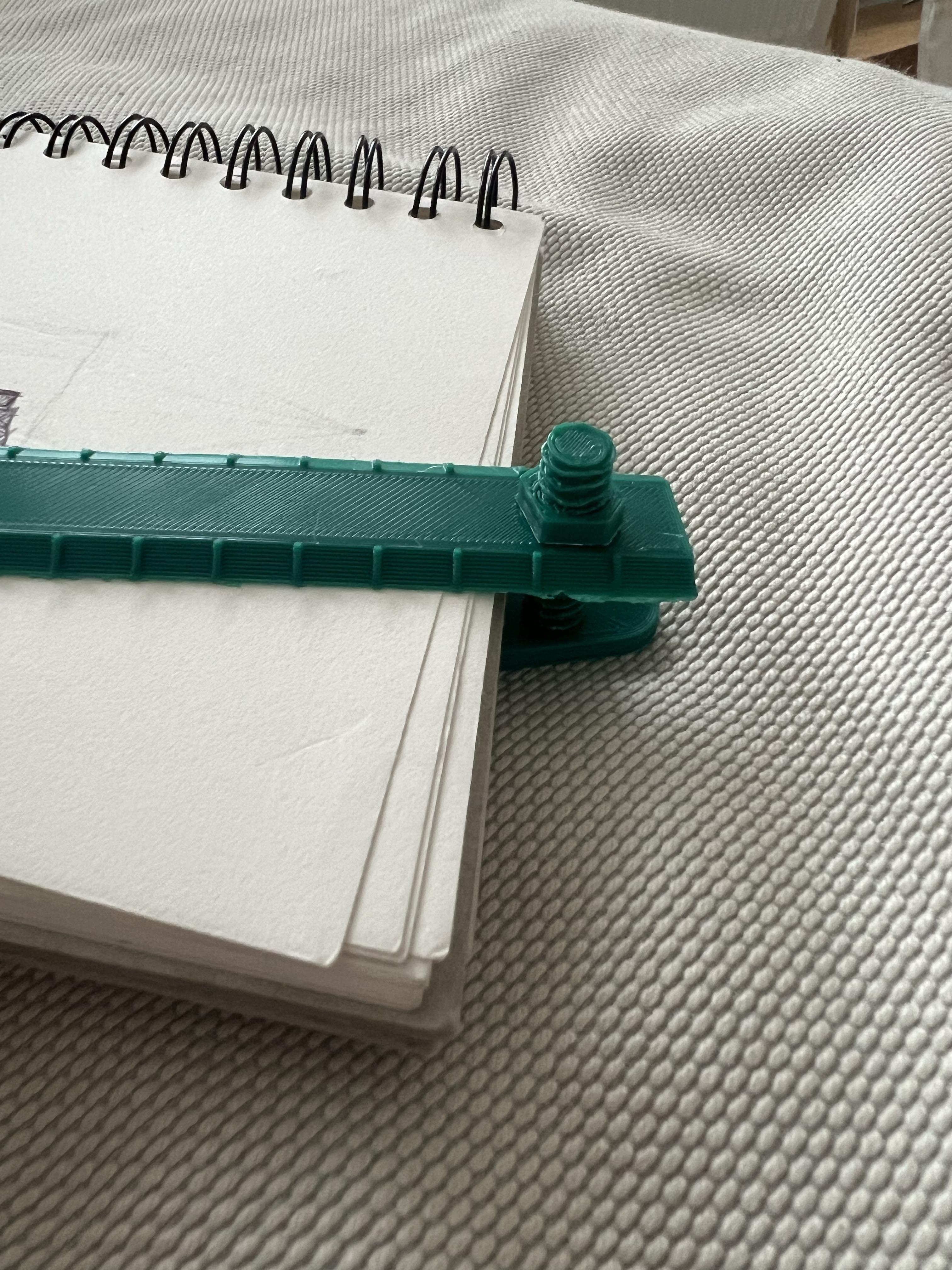 Ruler with attachment for sketchbooks by Jens Download free STL model
