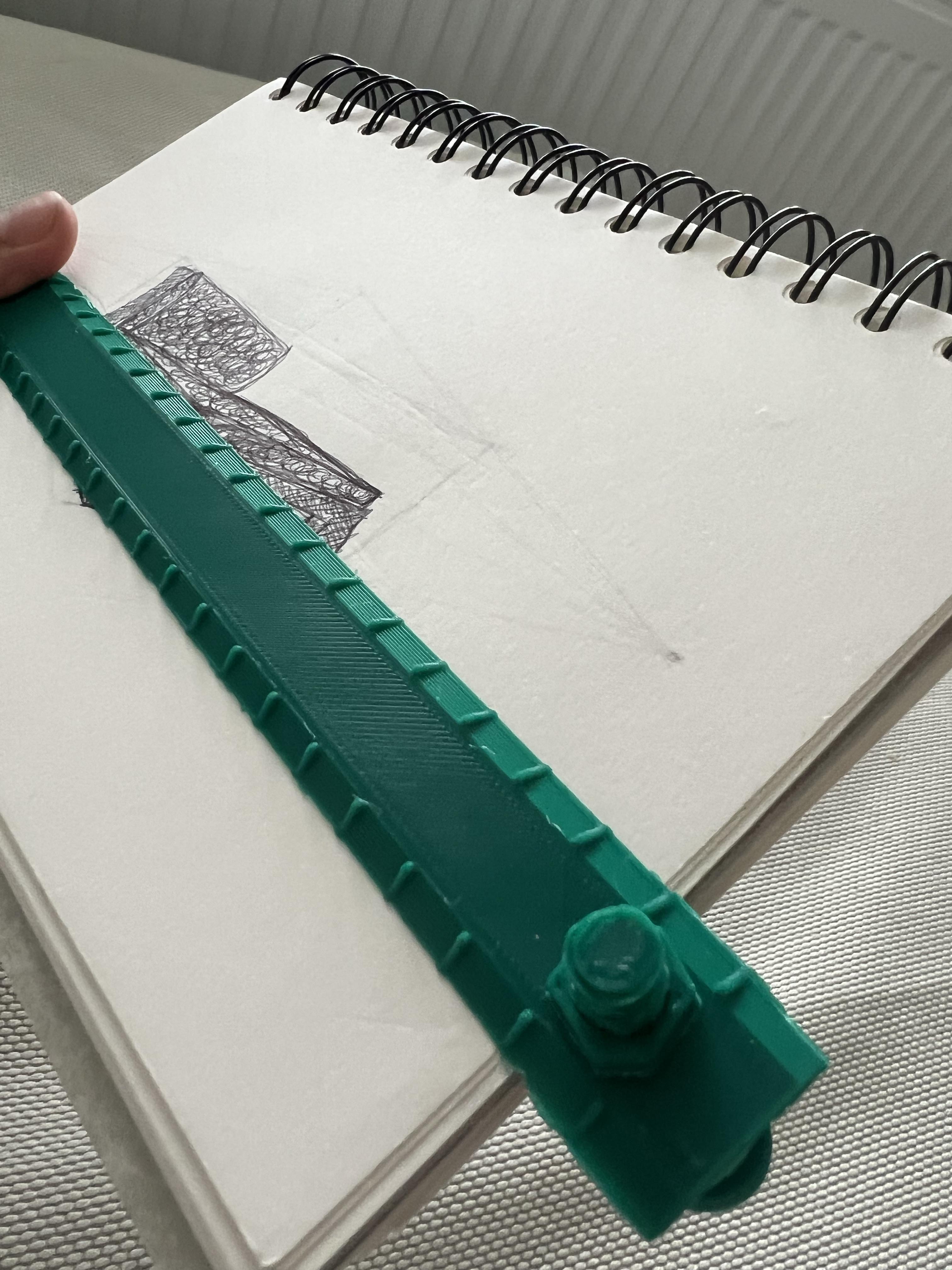 Ruler with attachment for sketchbooks by Jens Download free STL model