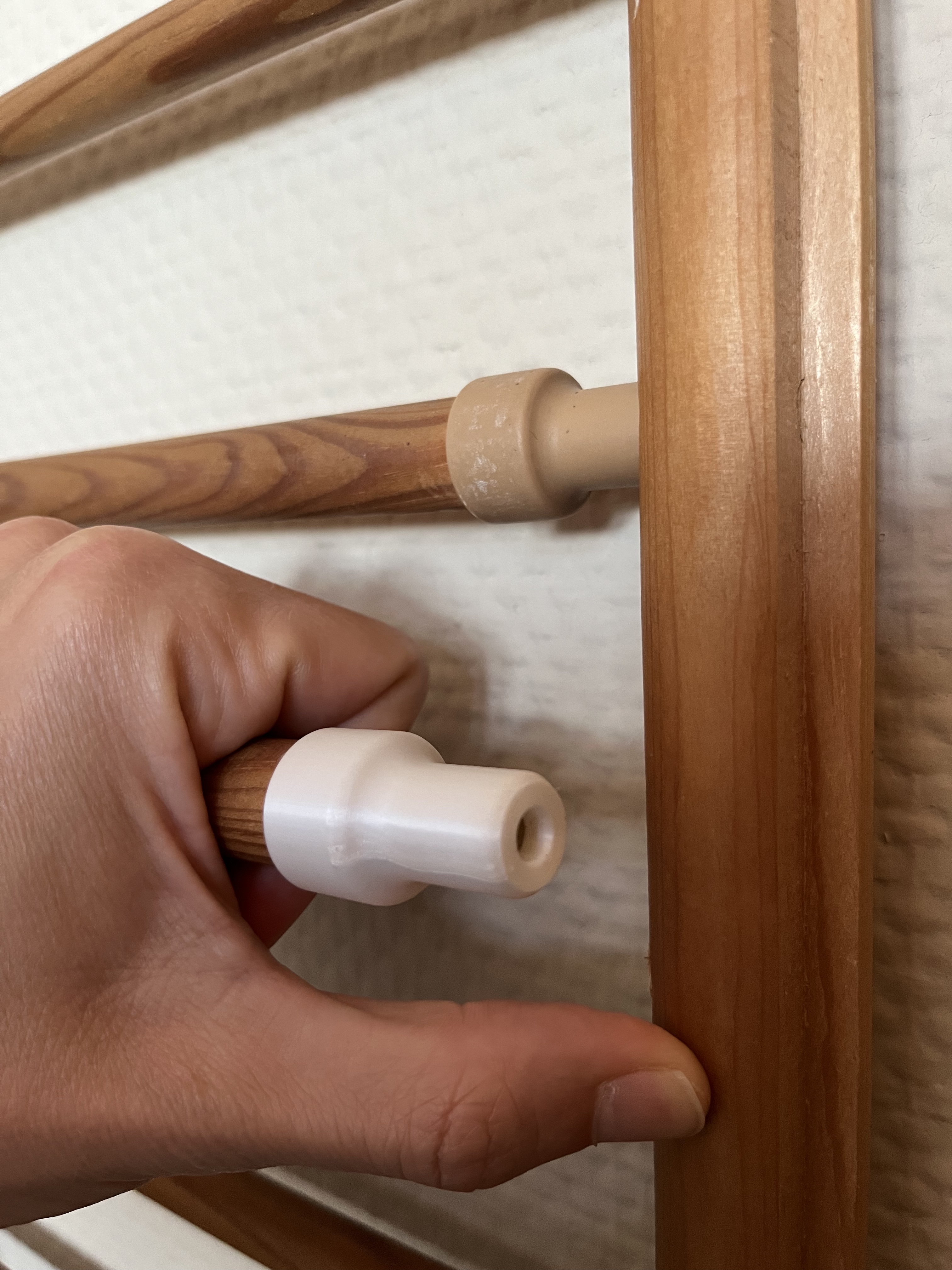 Replacement for children bed safety rail pole head