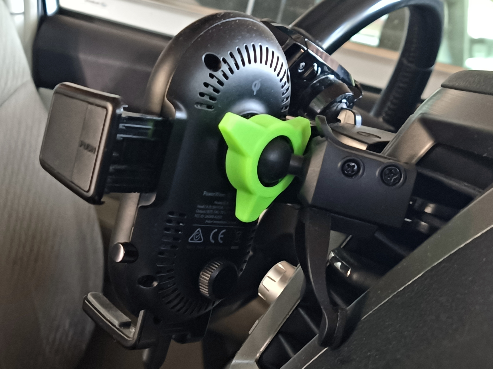 Improved ball-joint wingnut for Anker car phone charger