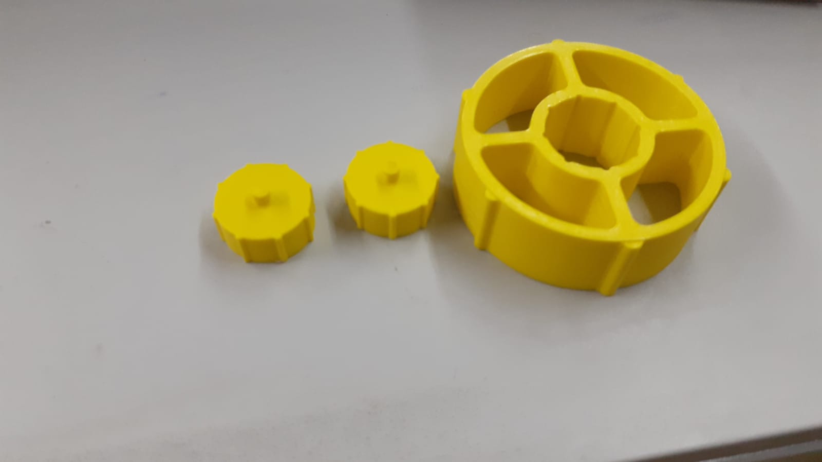 tape dispenser wheel (with removable axis) by Marcos Download free