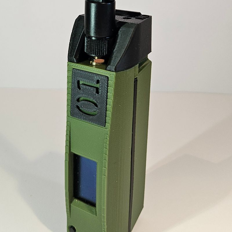 Enclosure for Heltec V3 with space for 18650 battery holder