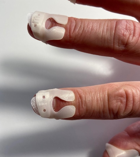 Artificial fingernails for classical guitar