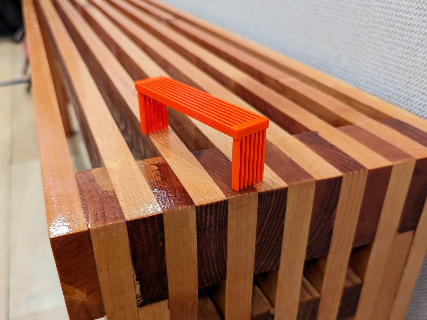 Outdoor bench (dollhouse, wood texture)