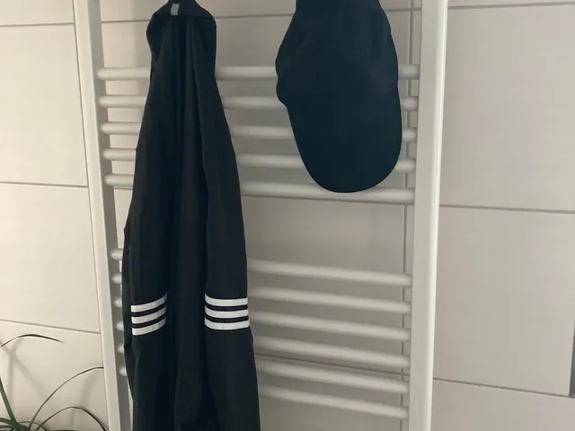 Travelling Hooks