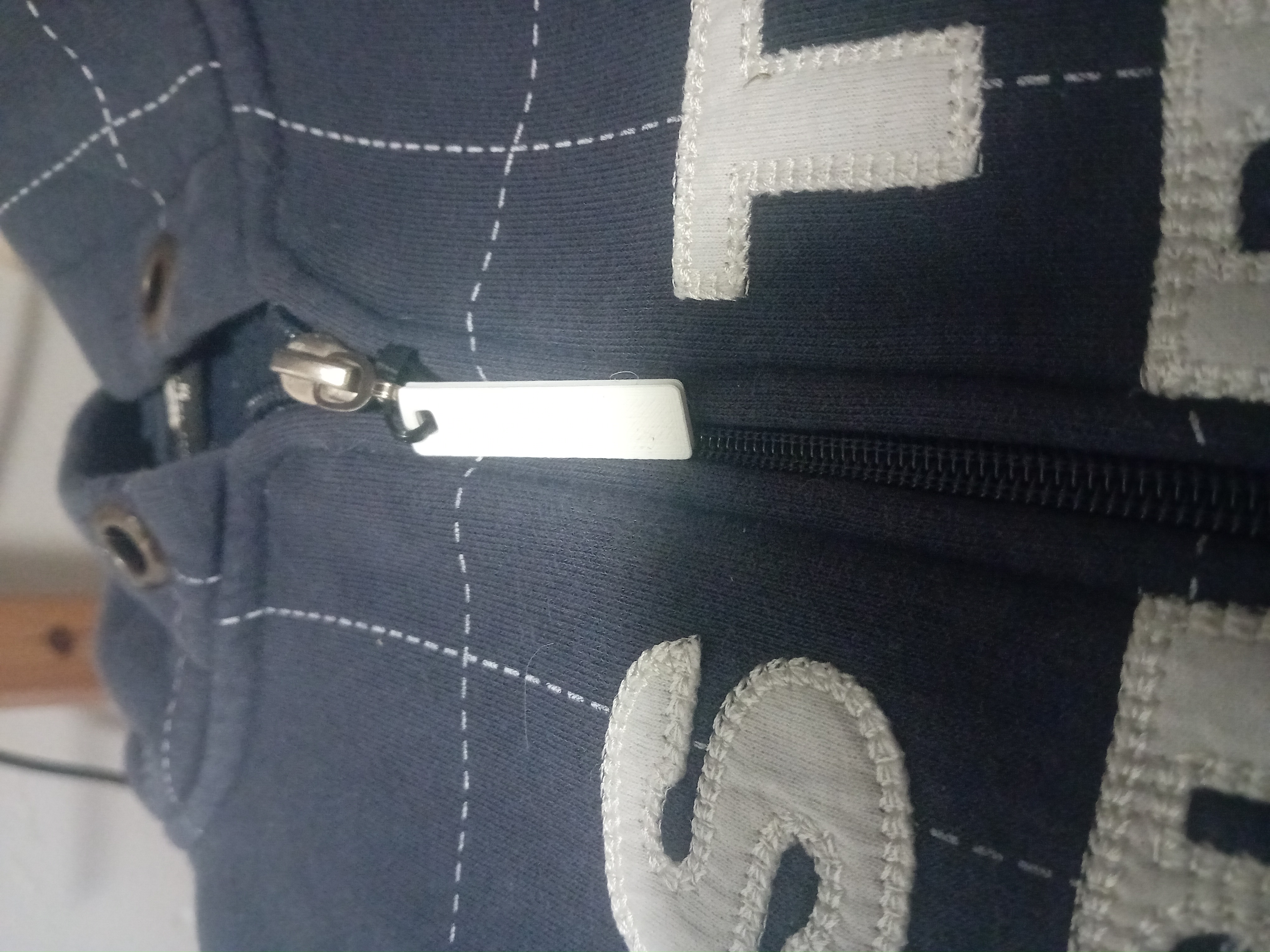 Miniatura 4 do modelo 3D zipper puller replacement