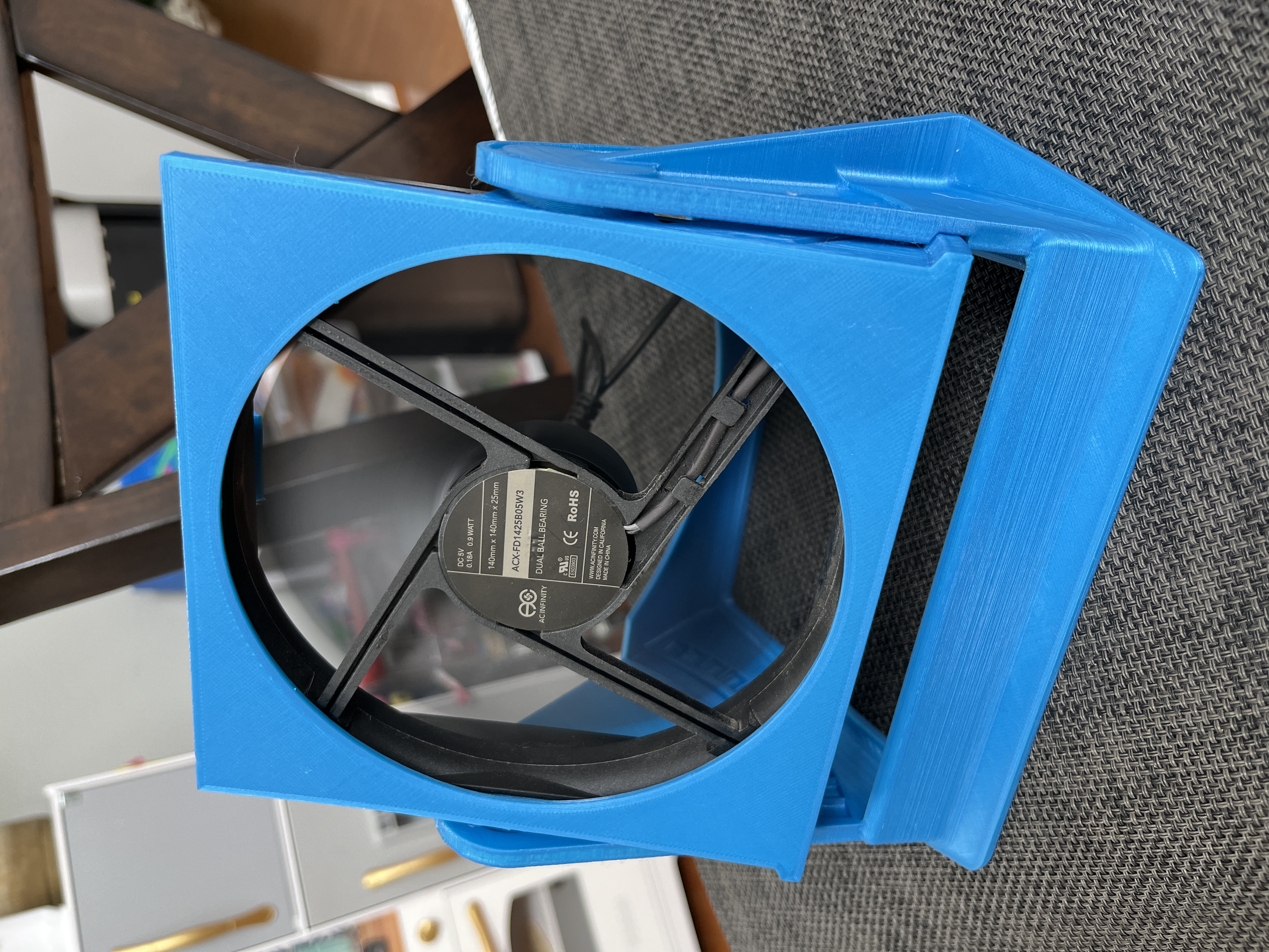 Adjustable Perfect Desktop Fan Stand (Remixed for 140mm fans)