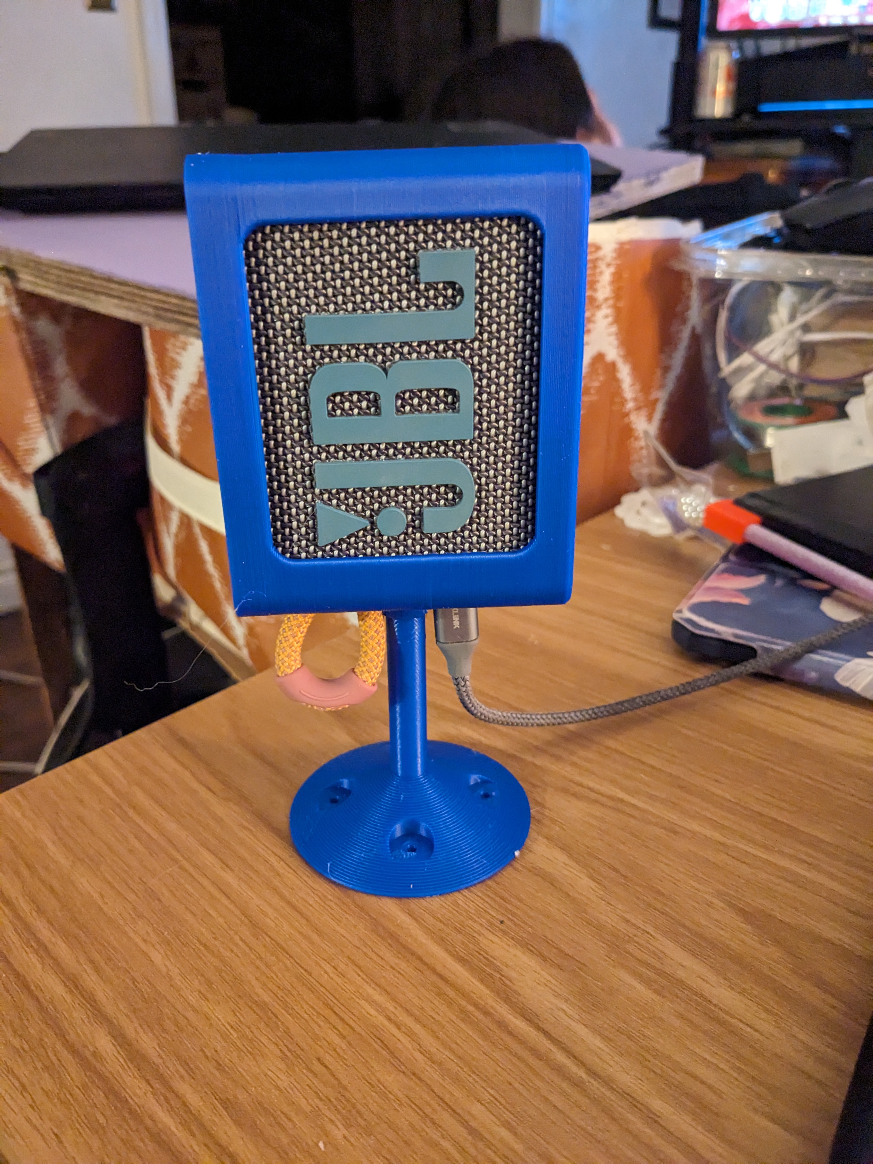 JBL GO 3 Belt Attachment with stand