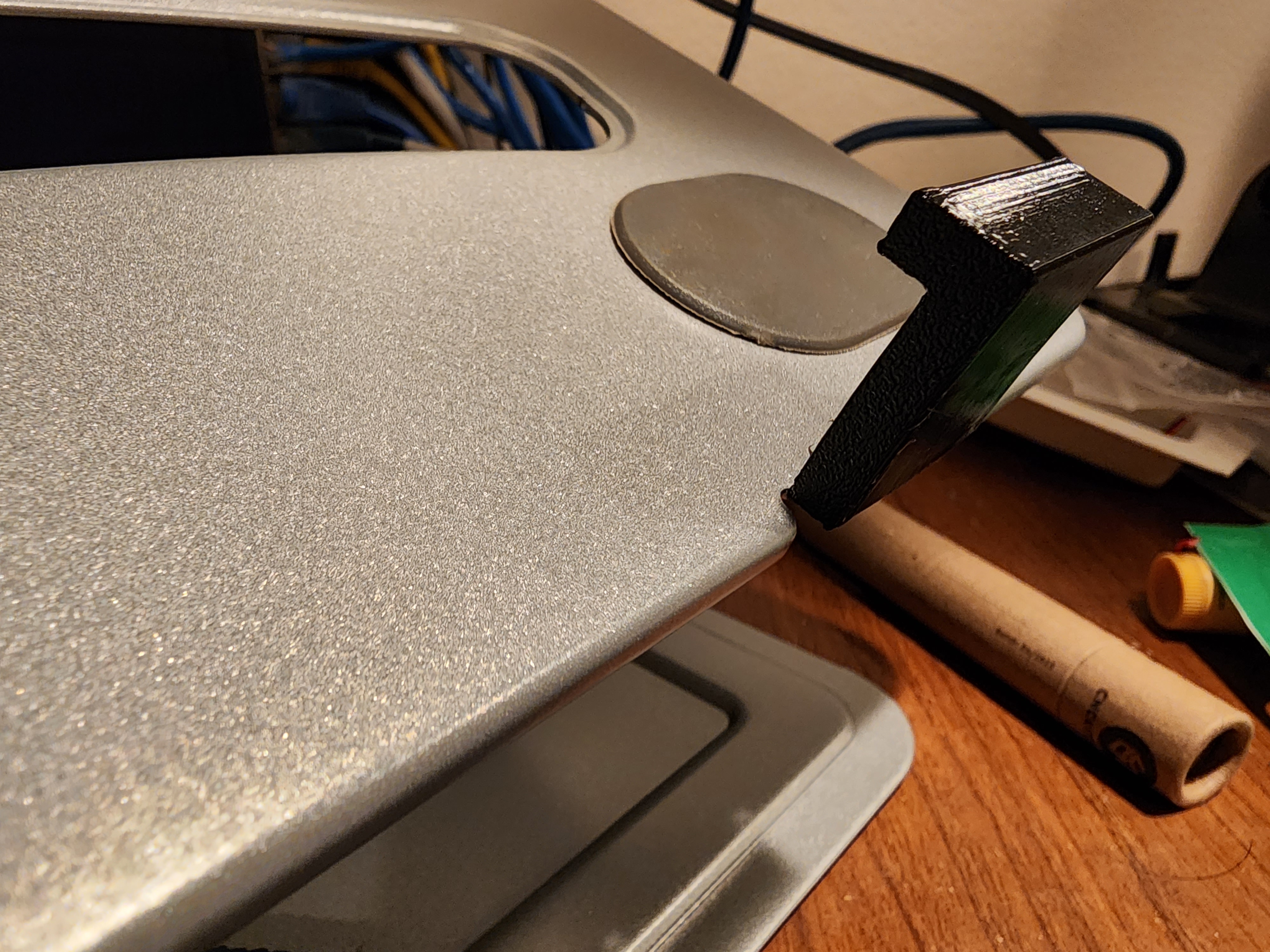 Improved lip and riser for LORYERGO Adjustable Laptop Stand