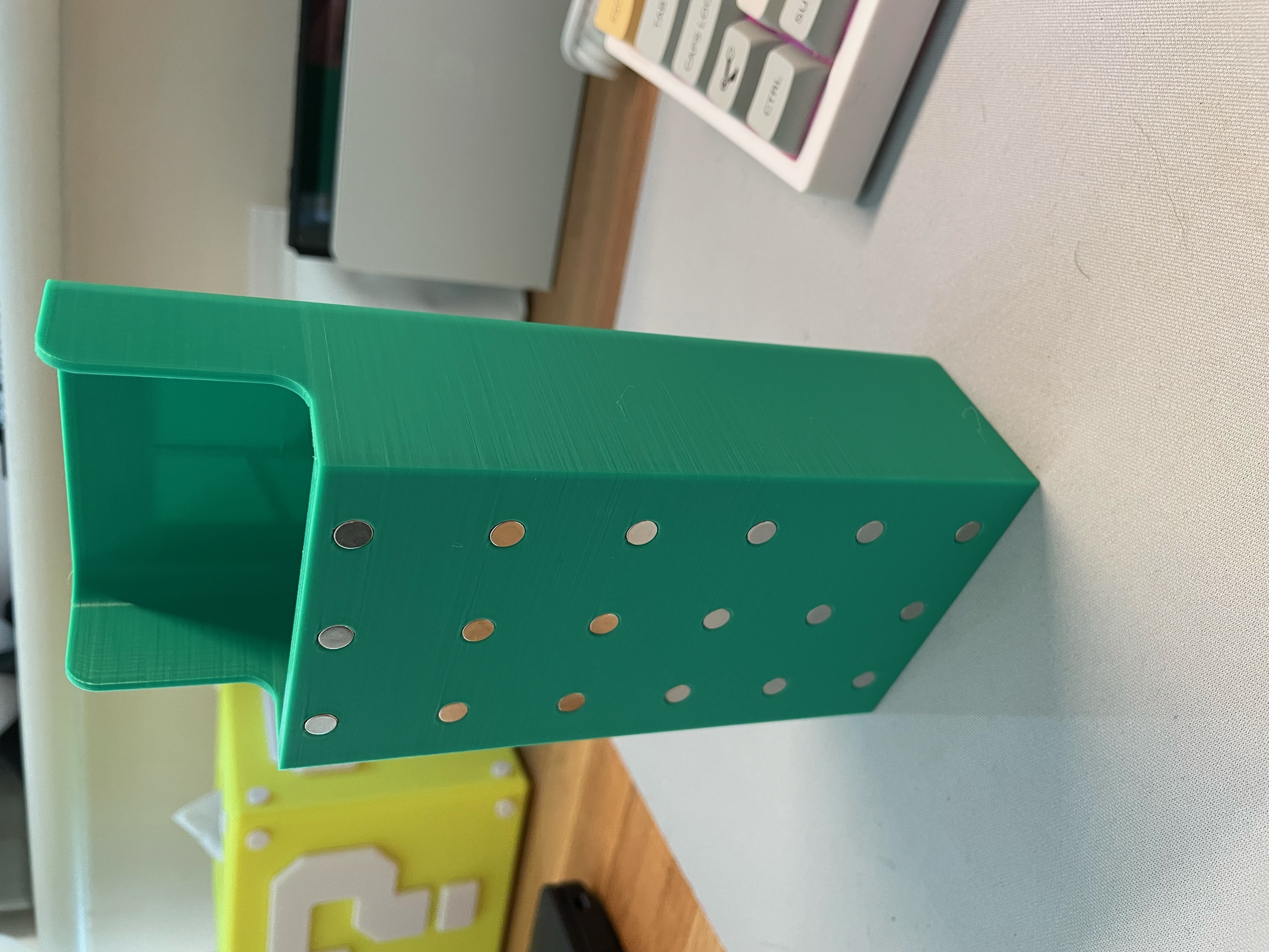 BambuLabs Logo Poop Bin - lots of 6mm magnets