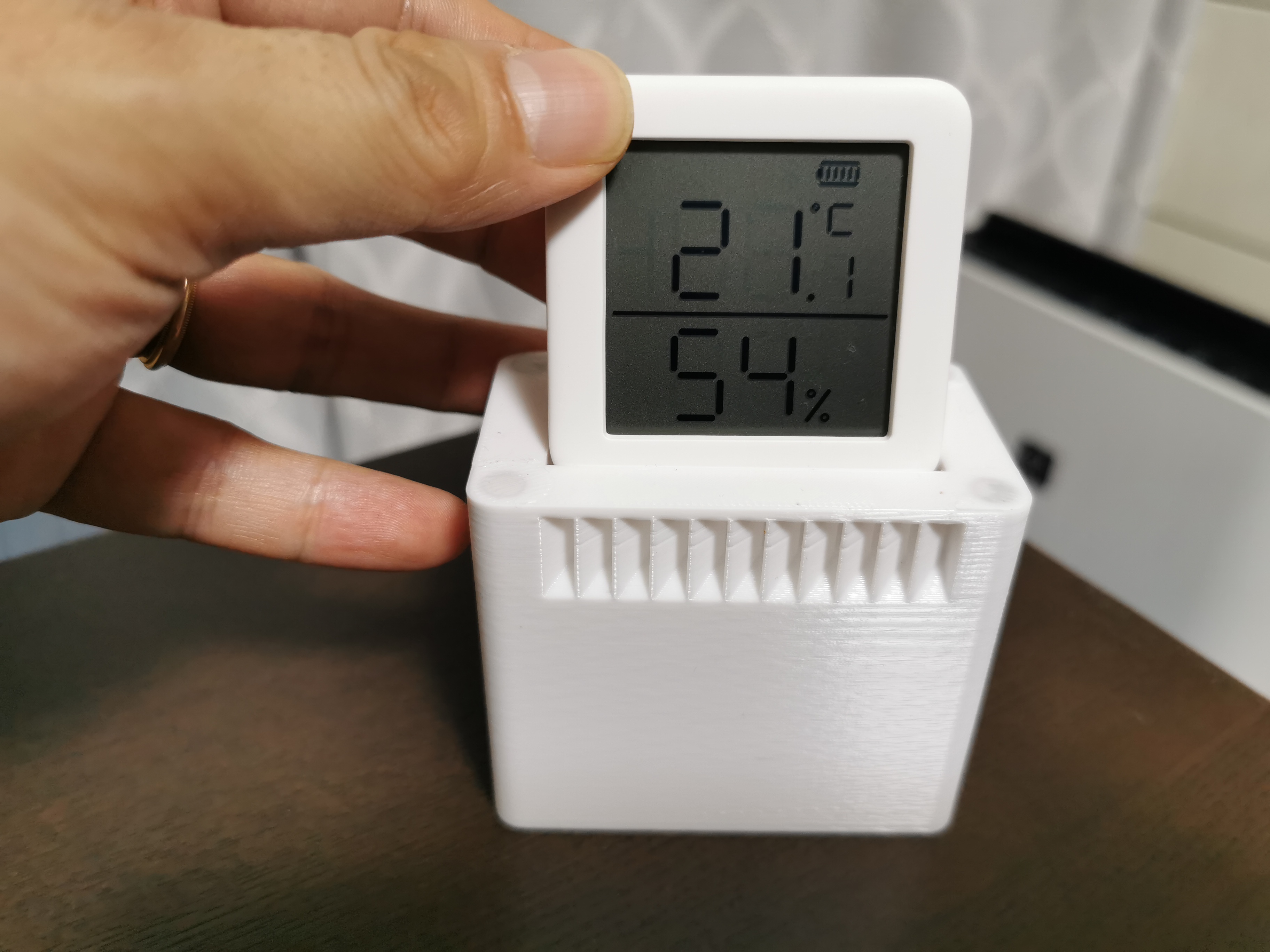 Thermometer case for 'SwitchBot MeterTH S1'