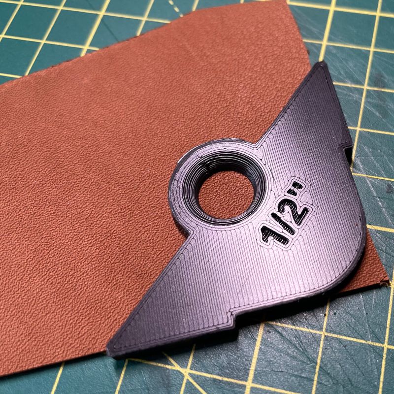 Corner radius guide for leathercraft by Soner Güler | Download