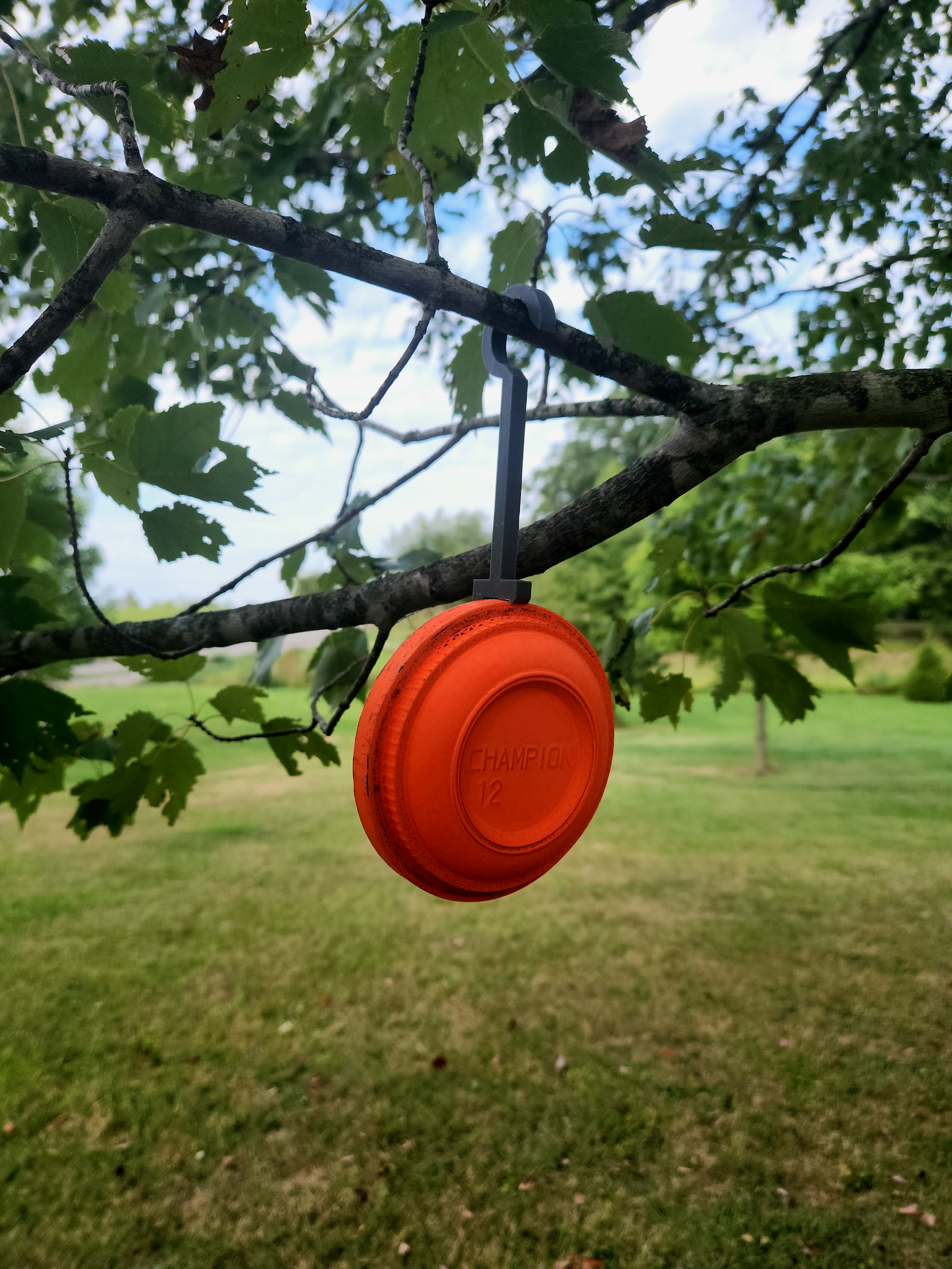 Clay Pigeon Holder