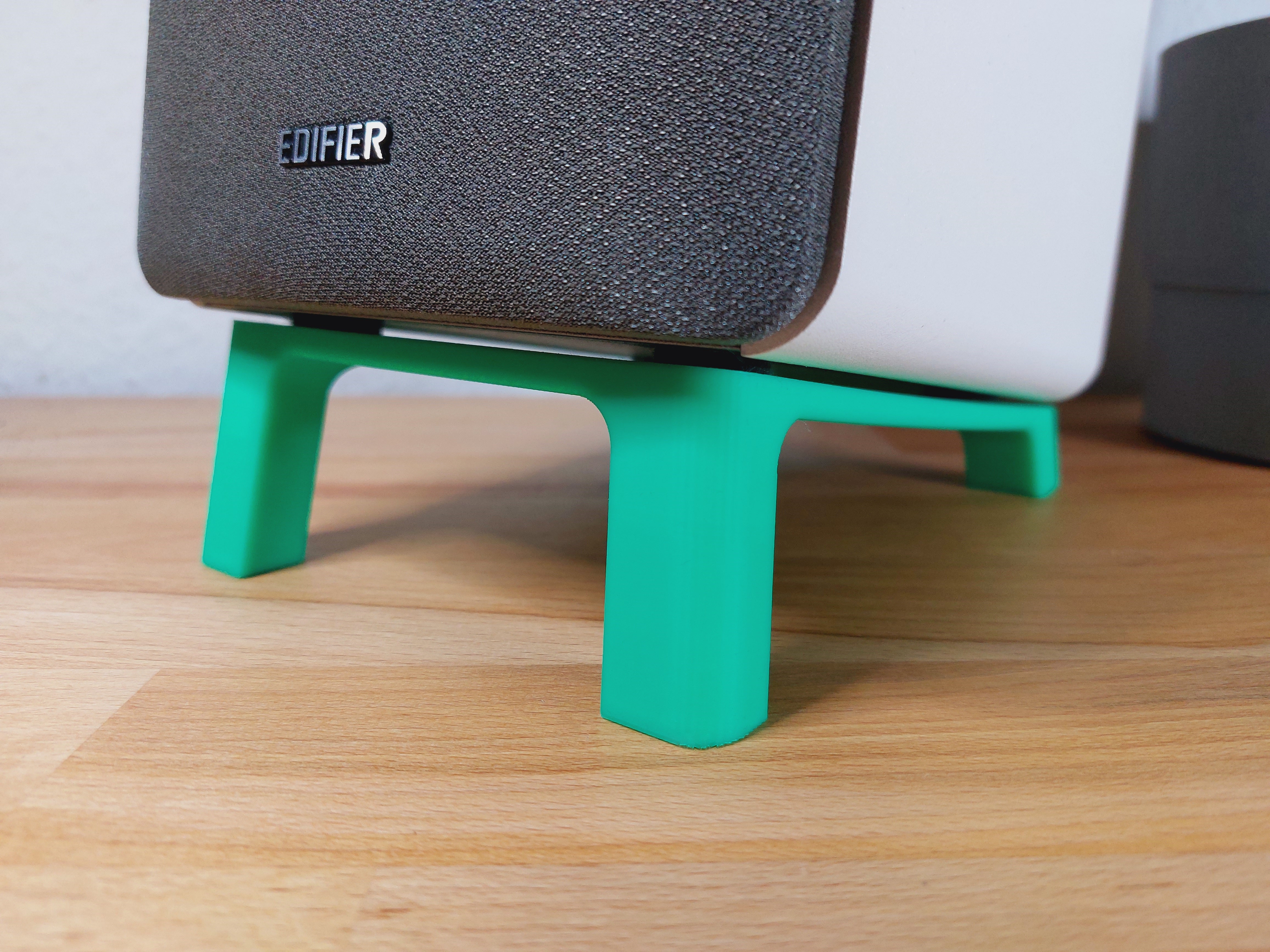Miniatura 2 do modelo 3D Angled Desk Speaker Stand