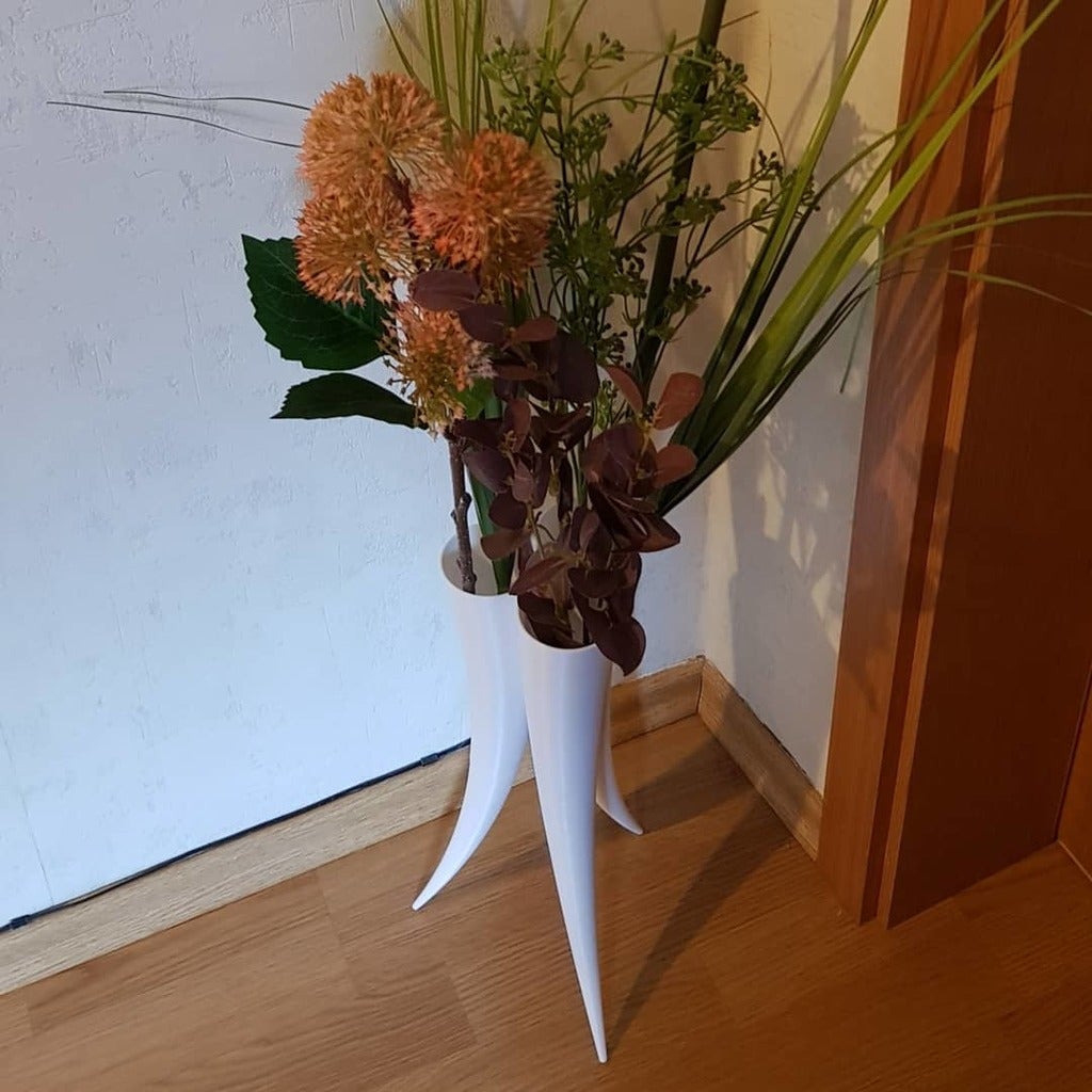 deco horn vase