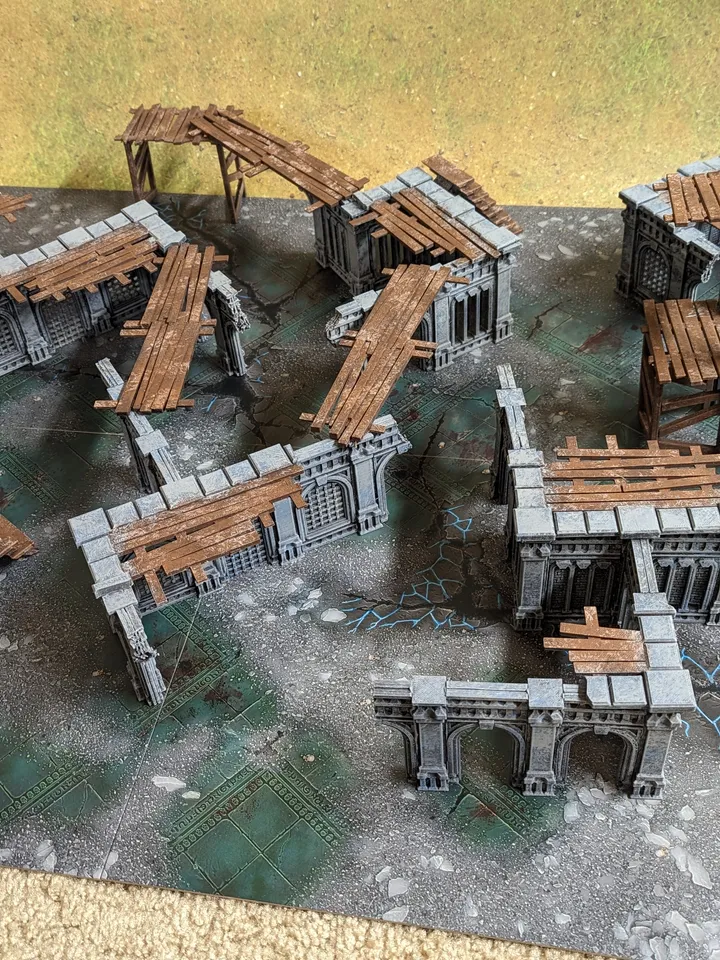 Tabletop Terrain / Warhammer 40k Ruined Building Set Of 5