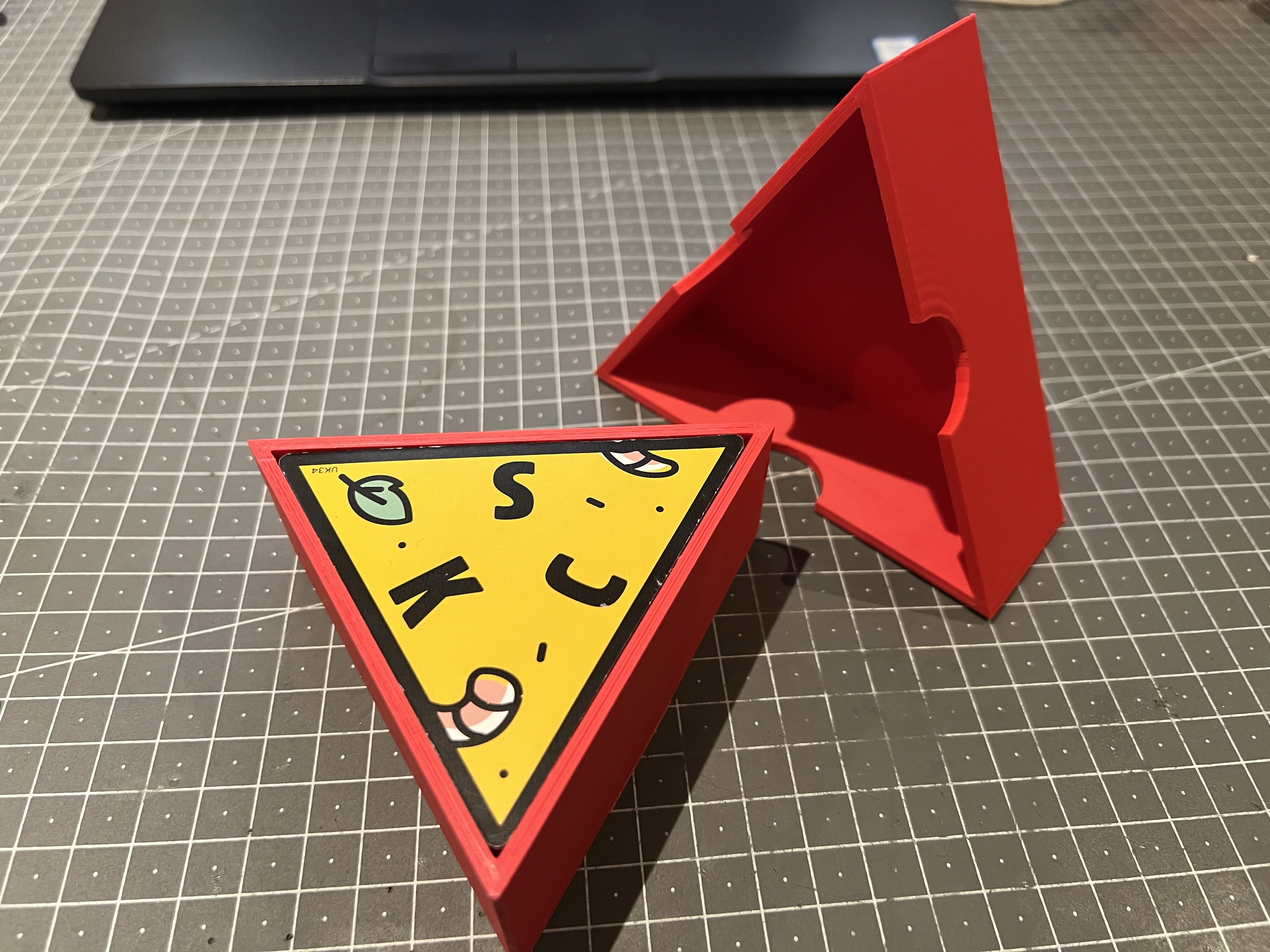 P for Pizza Case