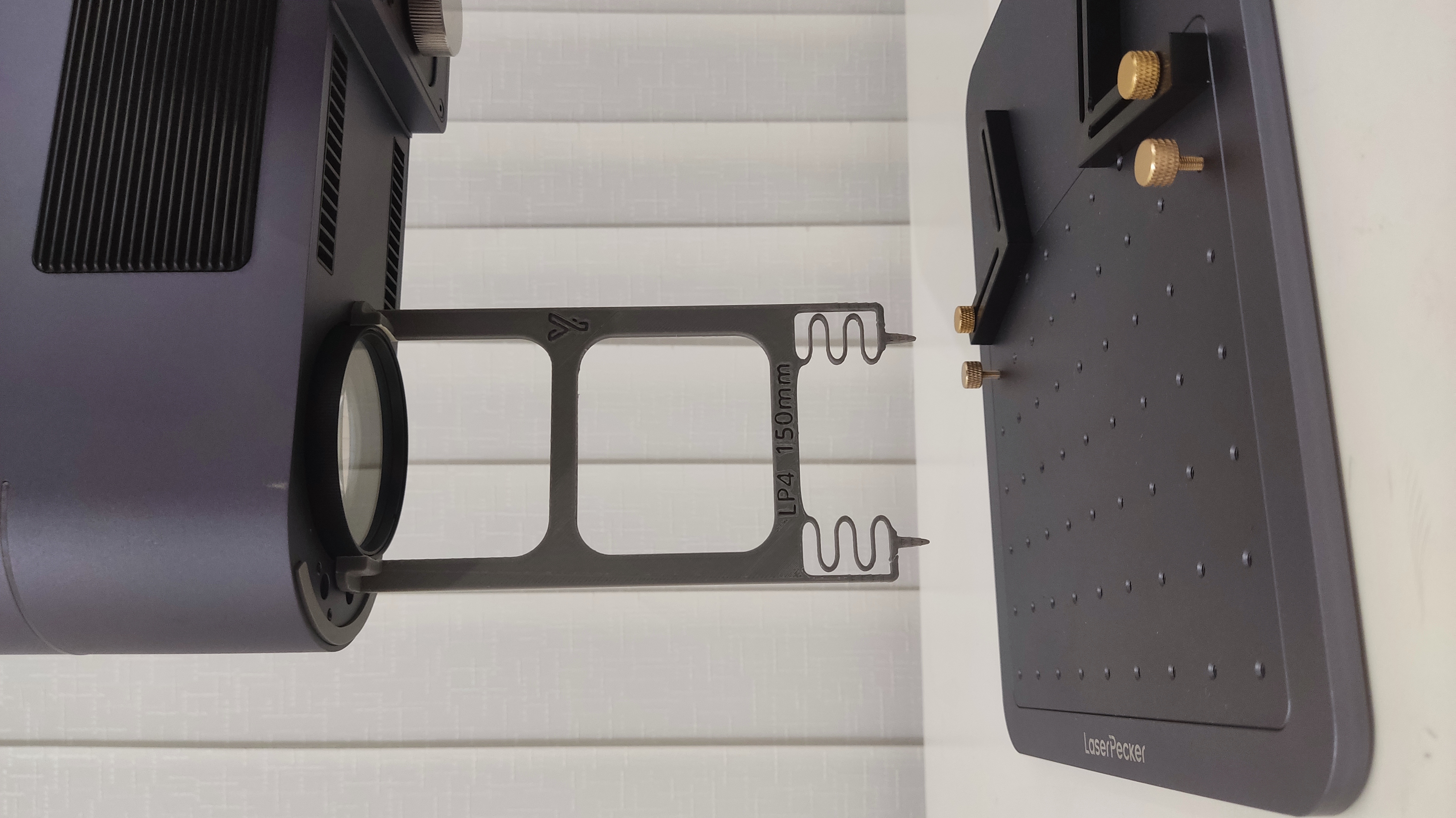 Free 3D file LaserPecker 4 Cutting Plate Alignment Bracket Fixture Jig LP4  Laser Pecker 🧑‍🔧・3D printing design to download・Cults
