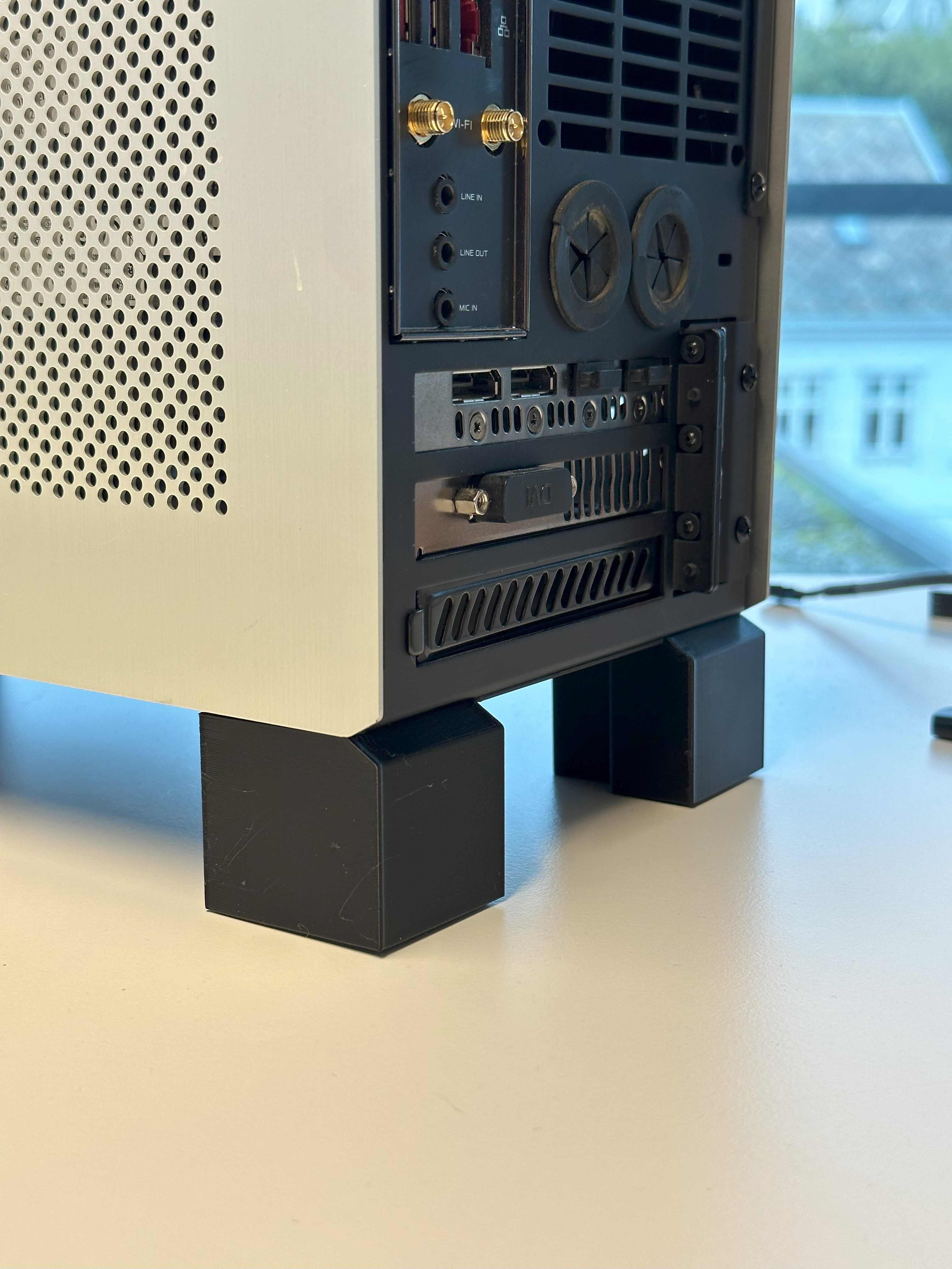 ncase-m1-v6-1-extended-feet-by-arnlux3d-download-free-stl-model