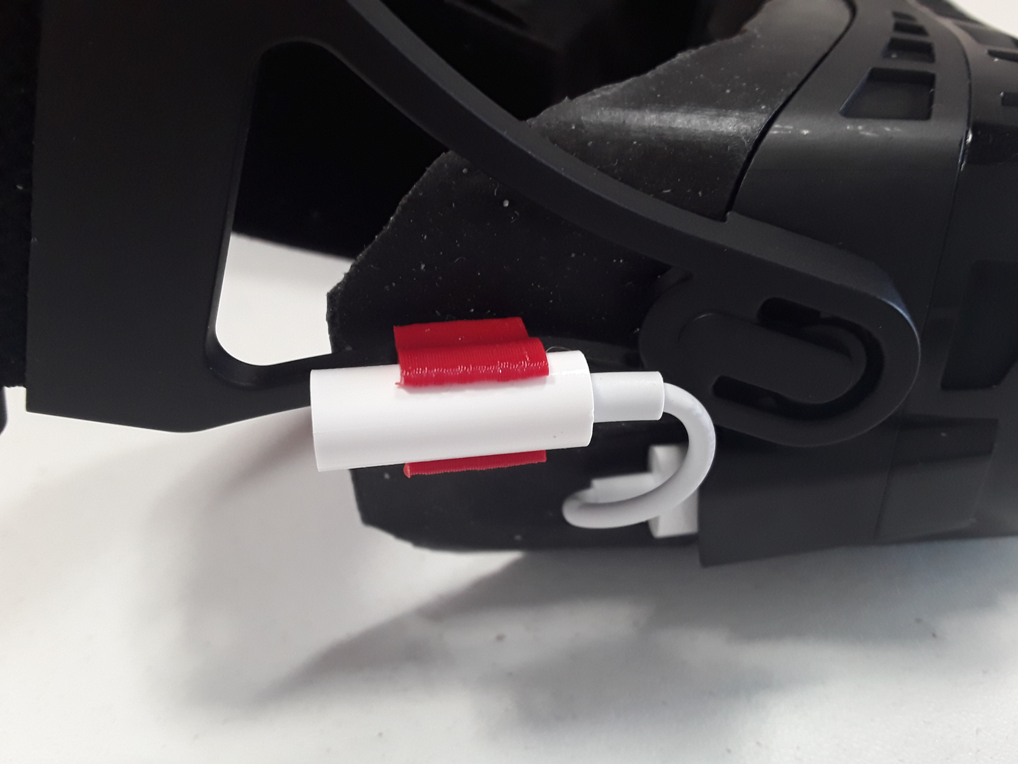 Bigscreen beyond Apple USB-C to 3.5mm adapter clip