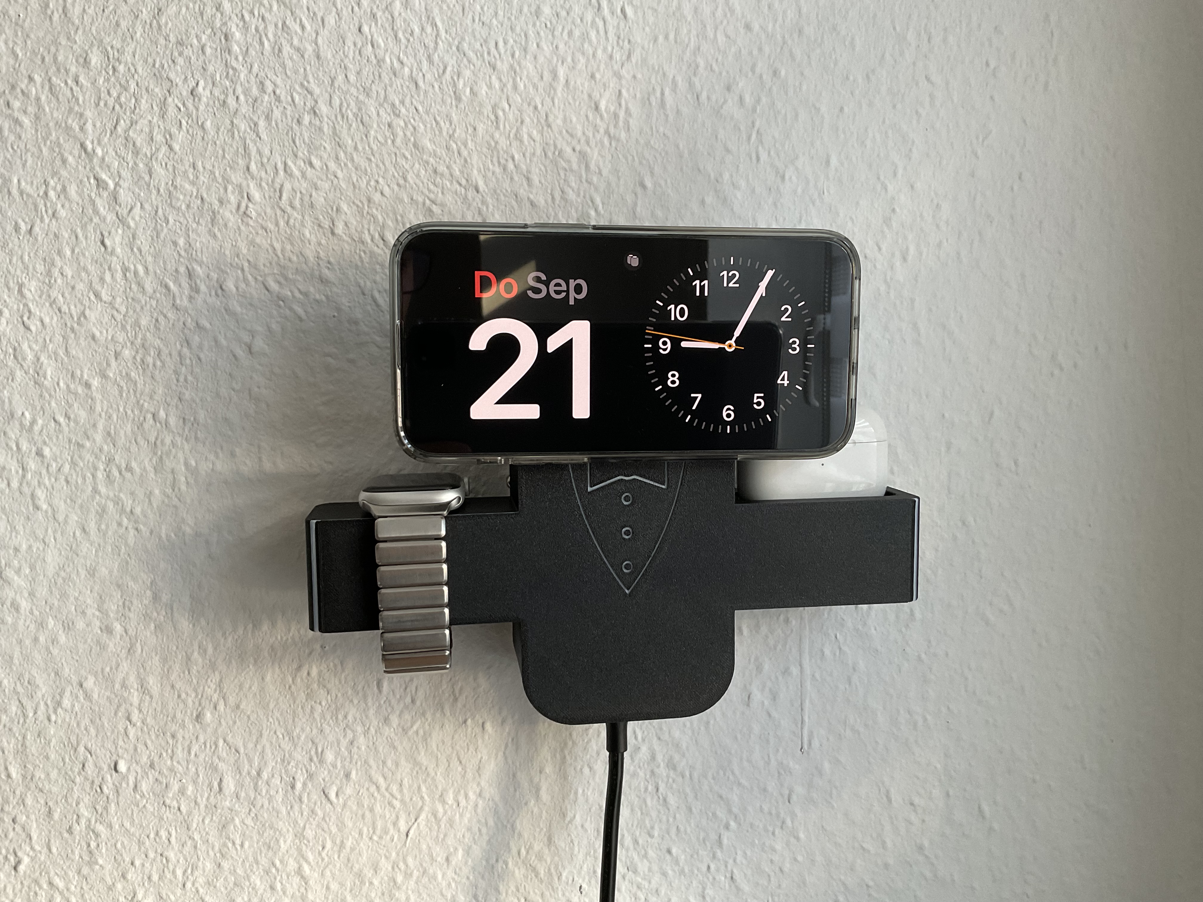 Charging butler / iPhone + Watch + AirPods Pro wall mount charger