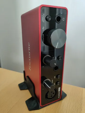 Vertical stand for Focusrite Scarlett Solo