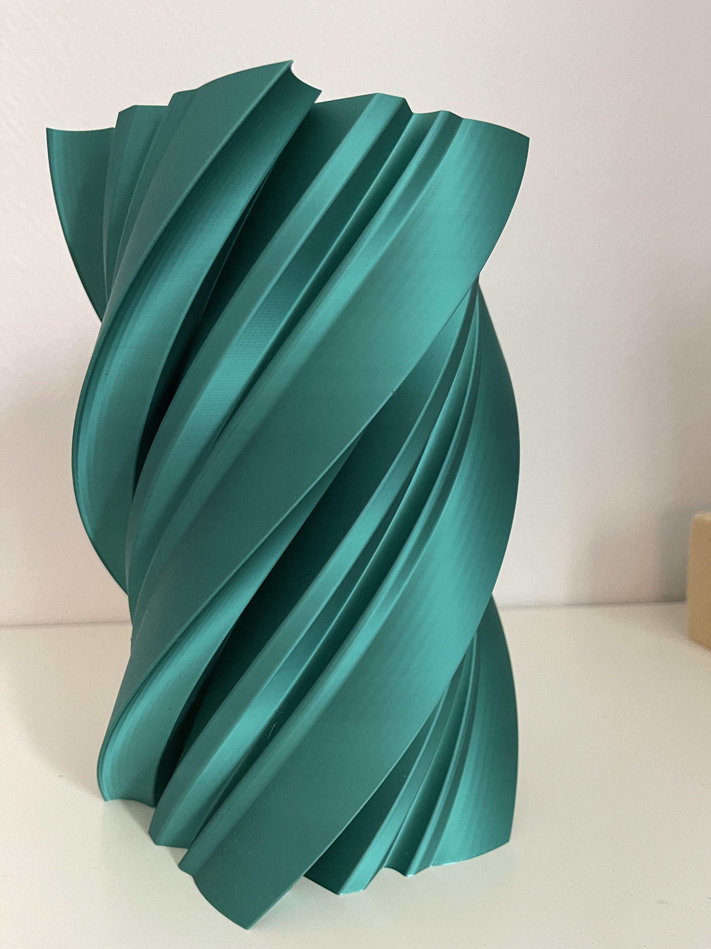 Tornado vase