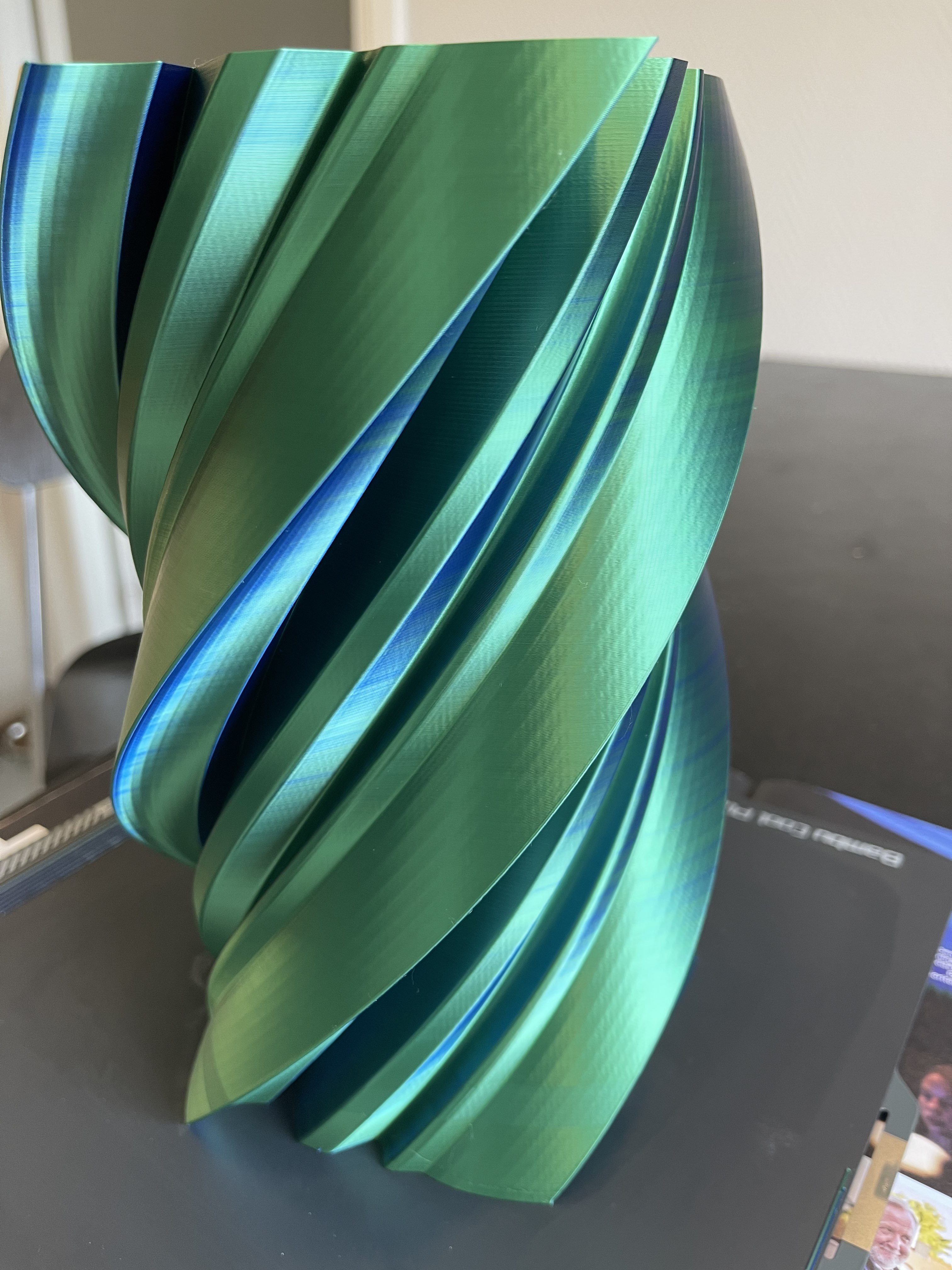 Miniatura 2 do modelo 3D Tornado vase