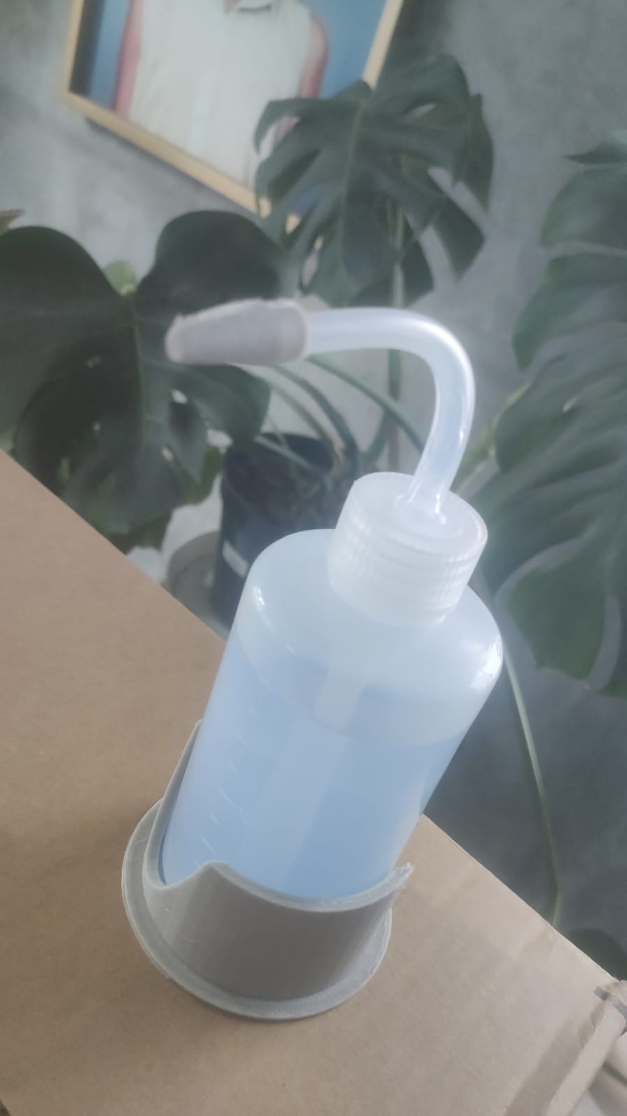 Base for 250ml squeeze bottle