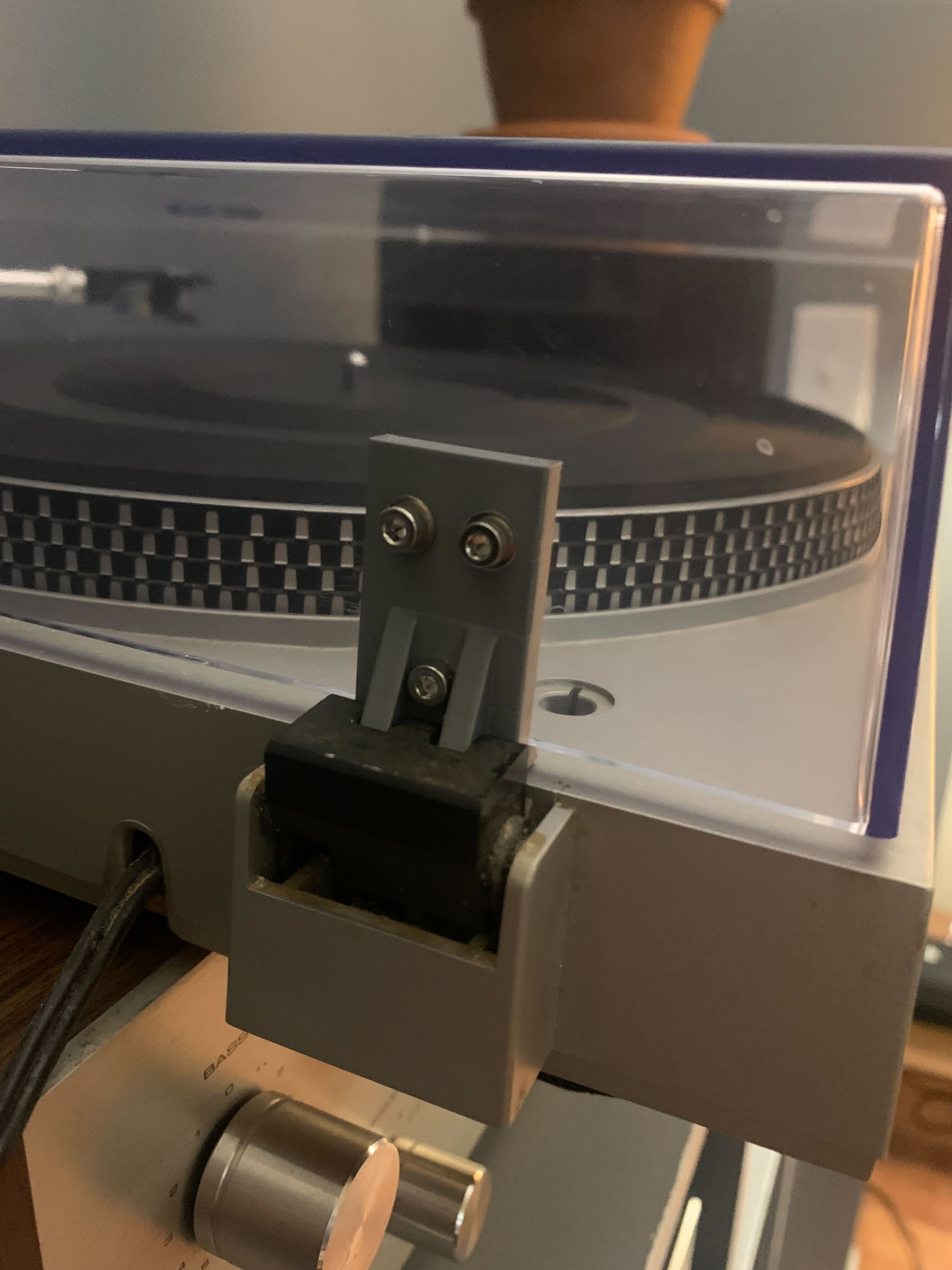 Technics SL-220 Dust cover hinge replacement