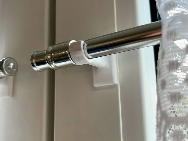 curtain bracket; Gardinenhaken, Cafehausstange
