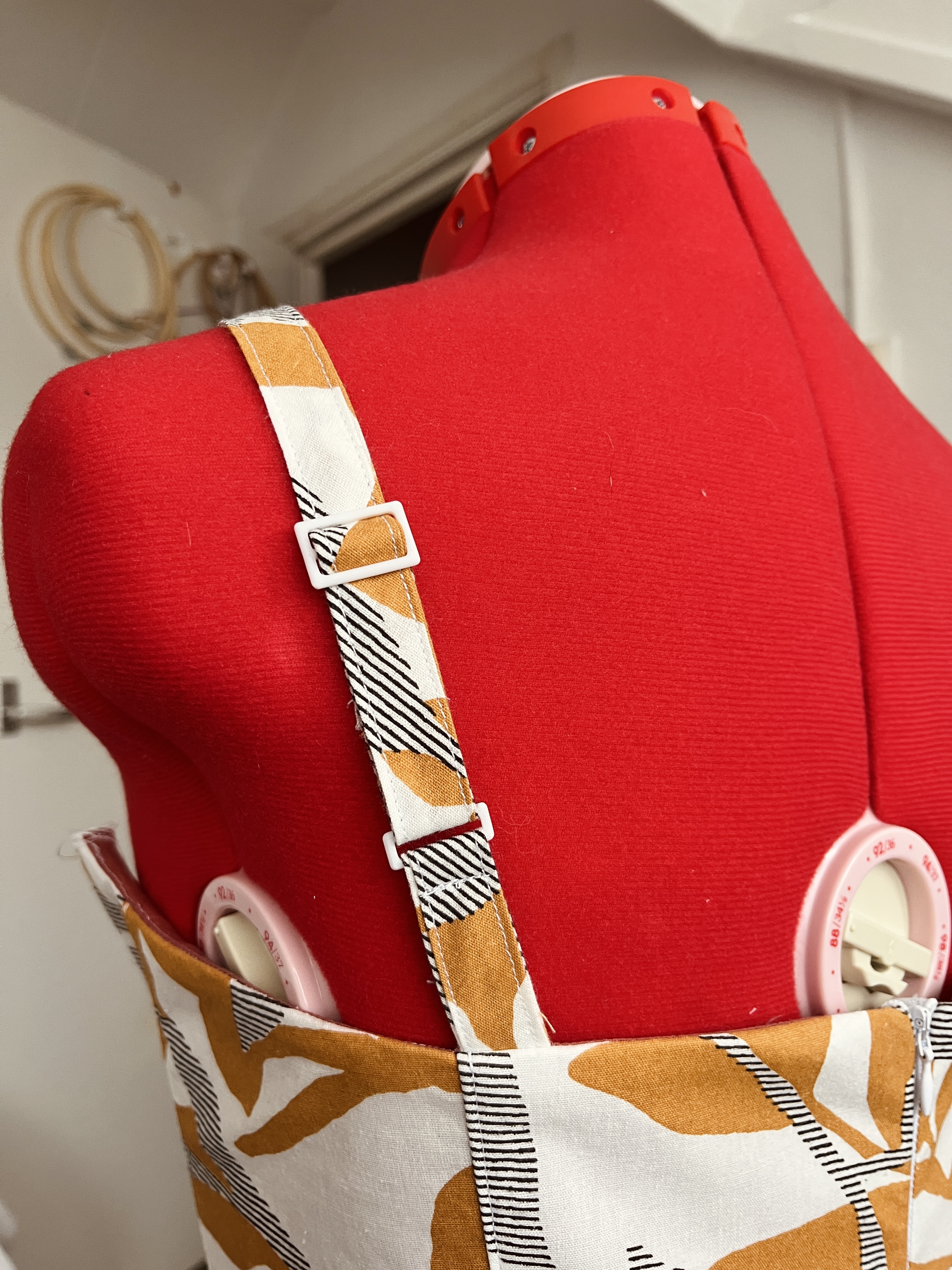 Adjustable strap notions (for straps of clothes, bags, etc) - Includes OpenSCAD file for customization