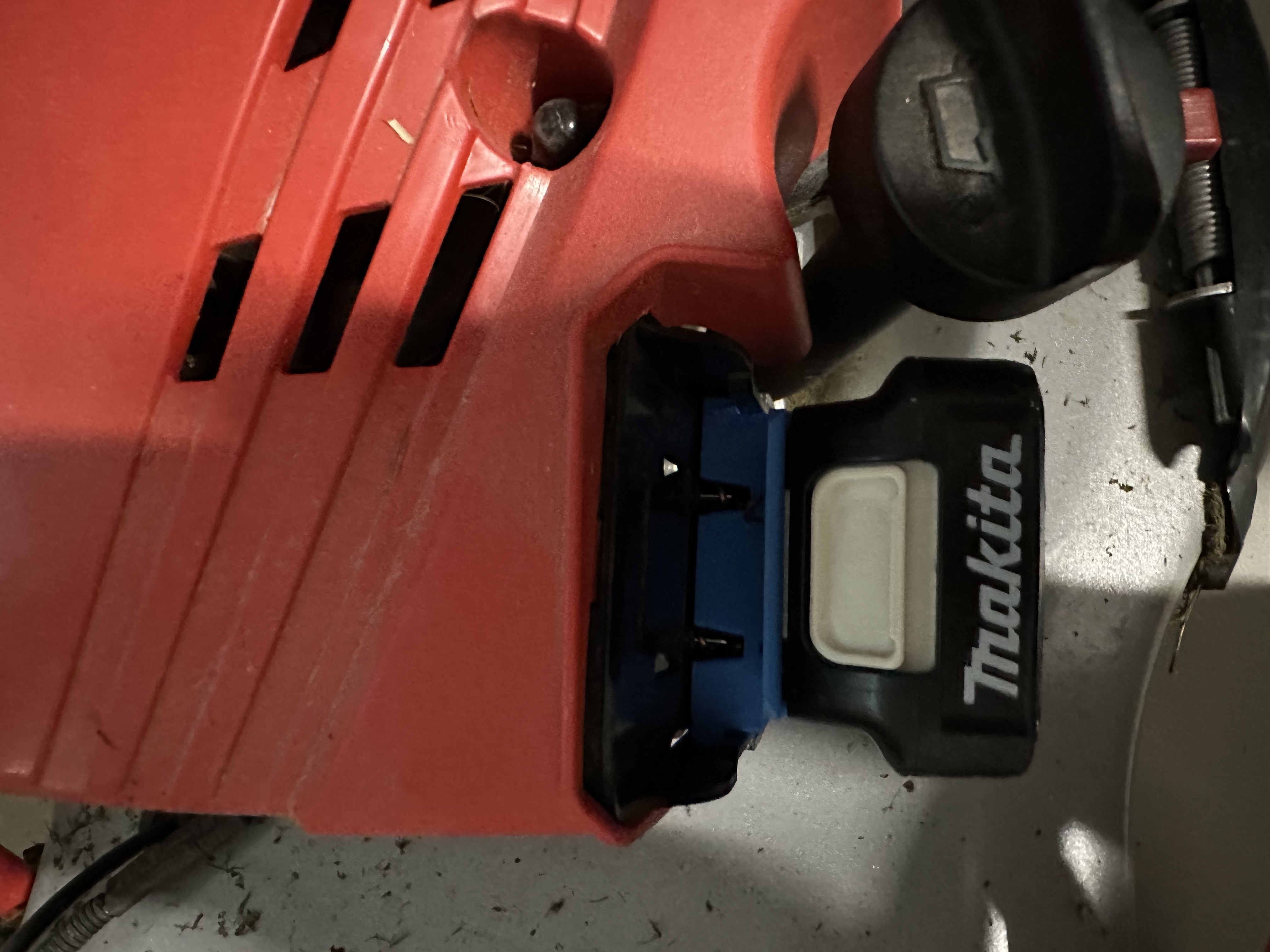 Lawnmower 519 BRI - Makita Battery Adapter by Alex | Download free STL