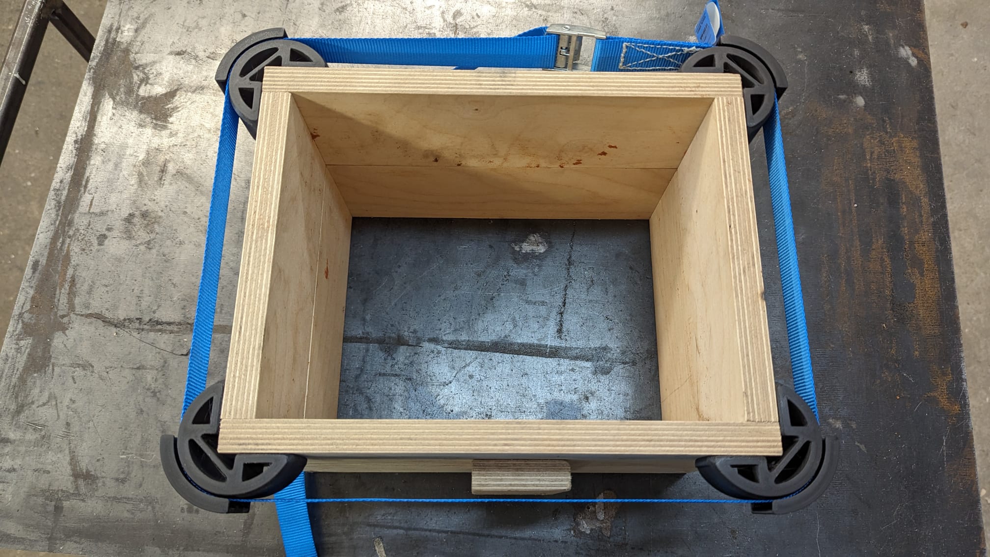 Band clamp corners