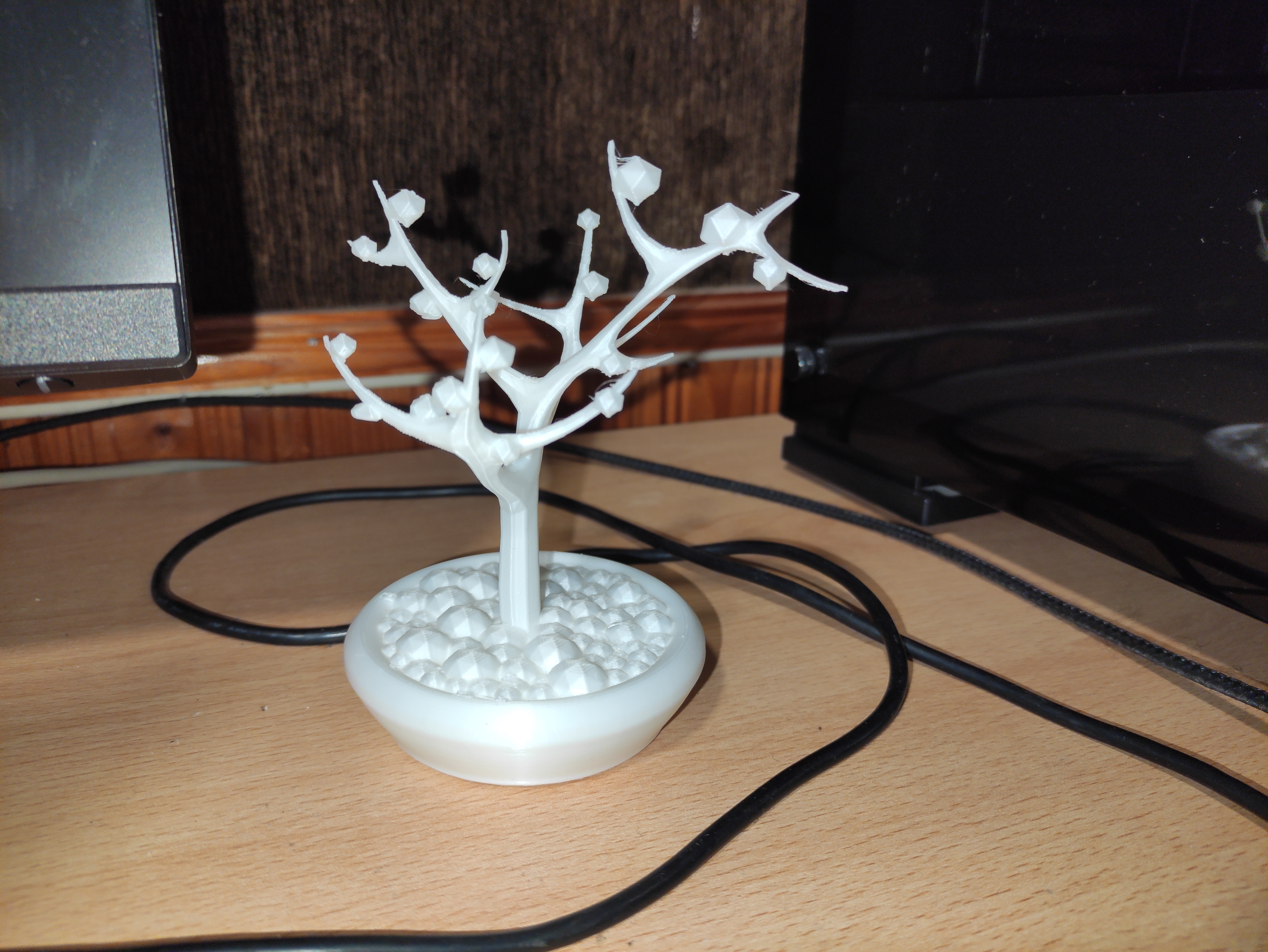 Miniatura 2 do modelo 3D Decorative tree