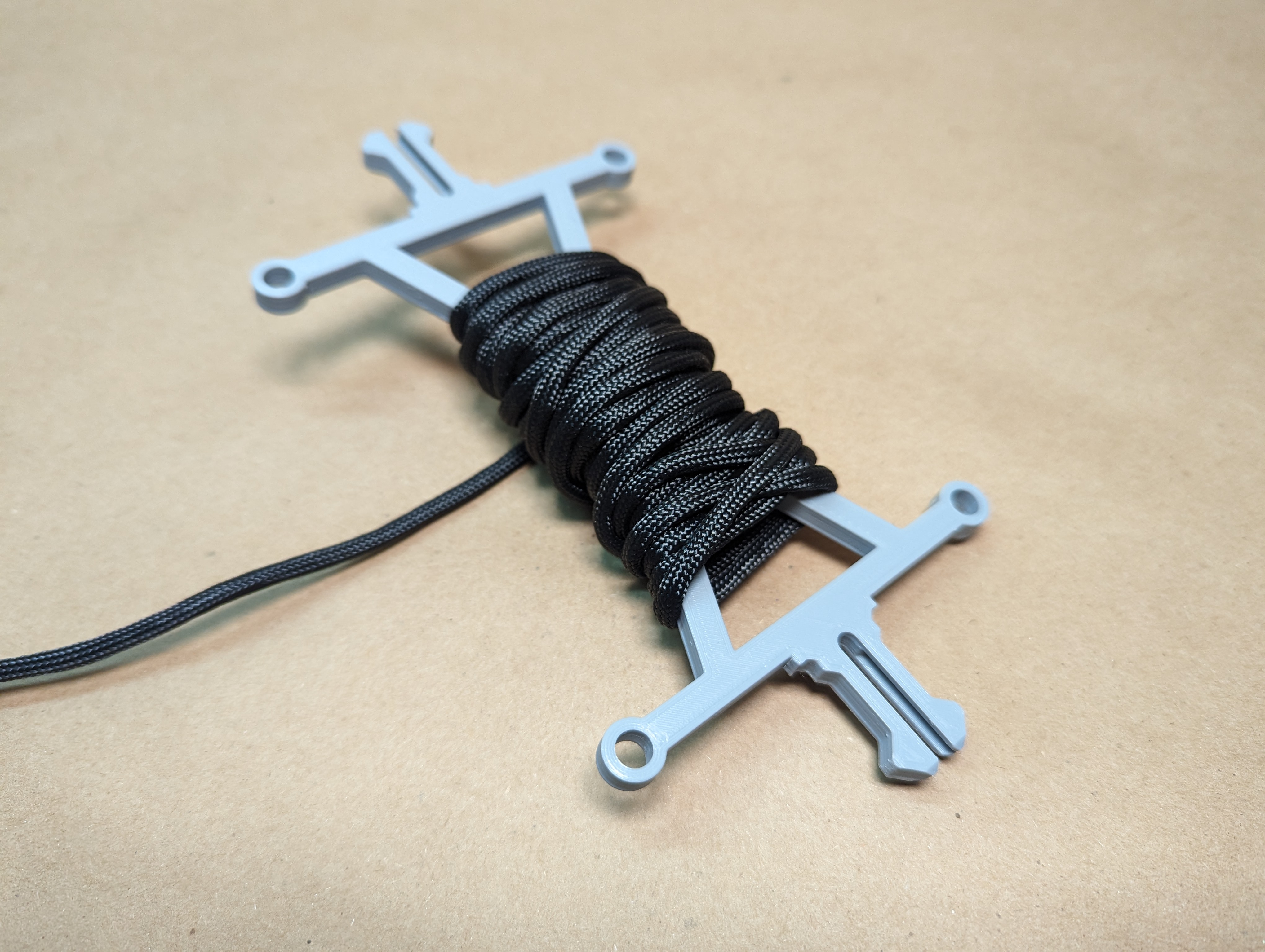 QUICK-CLIP : Paracord Wrap / Winder by Taylor, Download free STL model