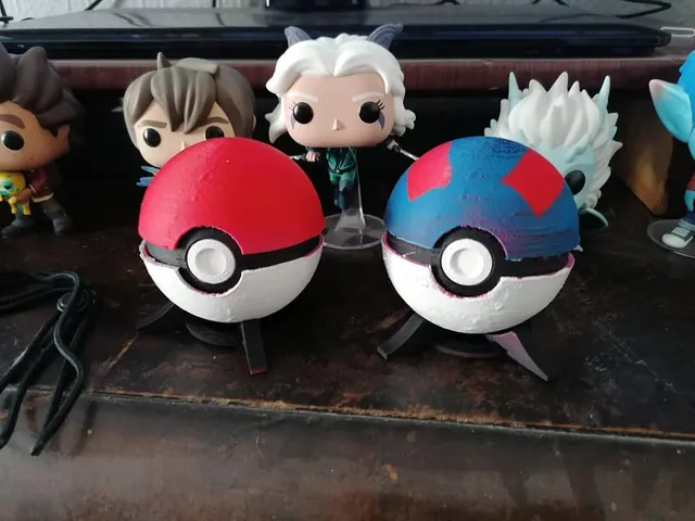 Pokéball 3DS Cartridge Holder