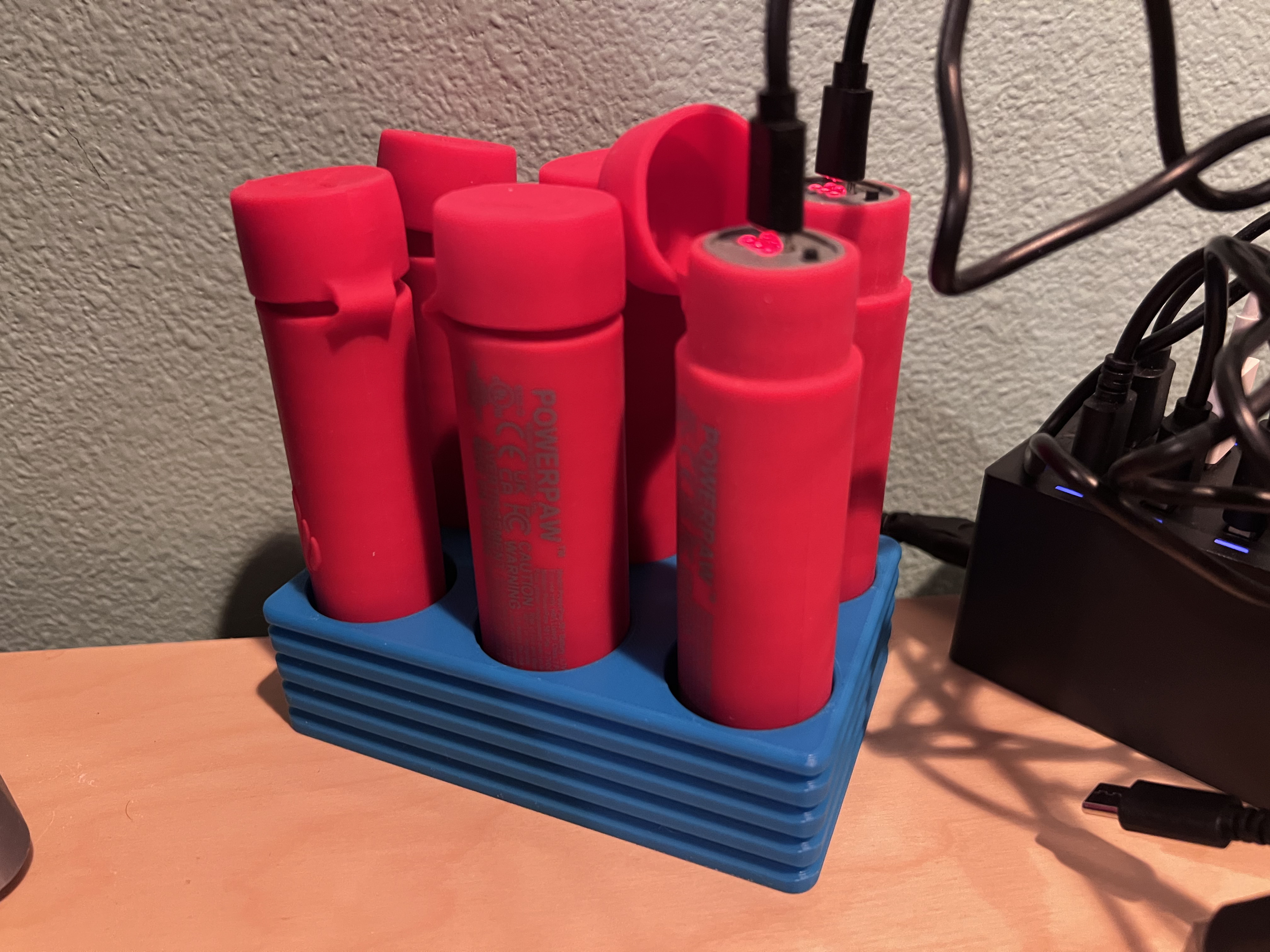 PowerPaw 501 rechargeable hand warmer stand
