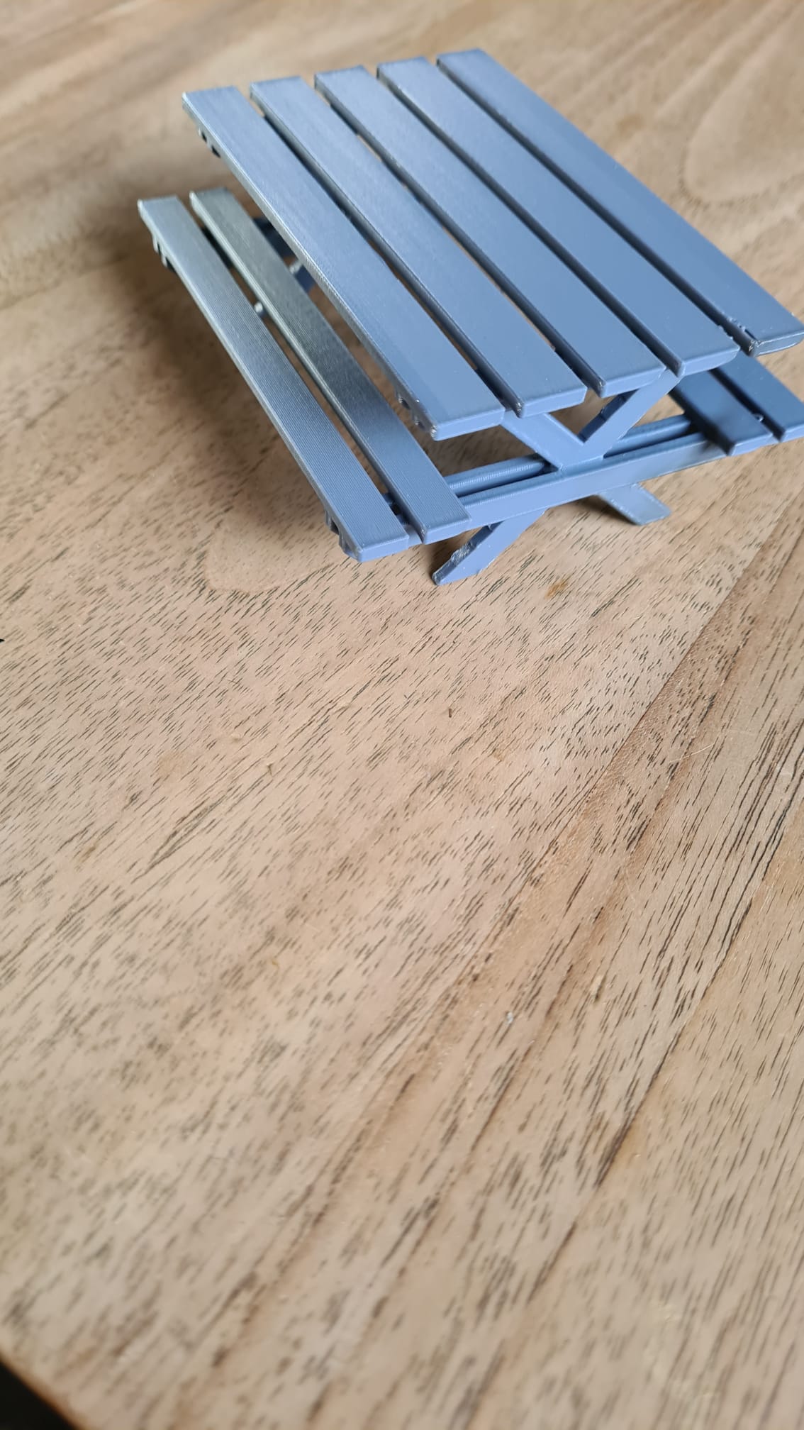 Dollhouse picknicktable