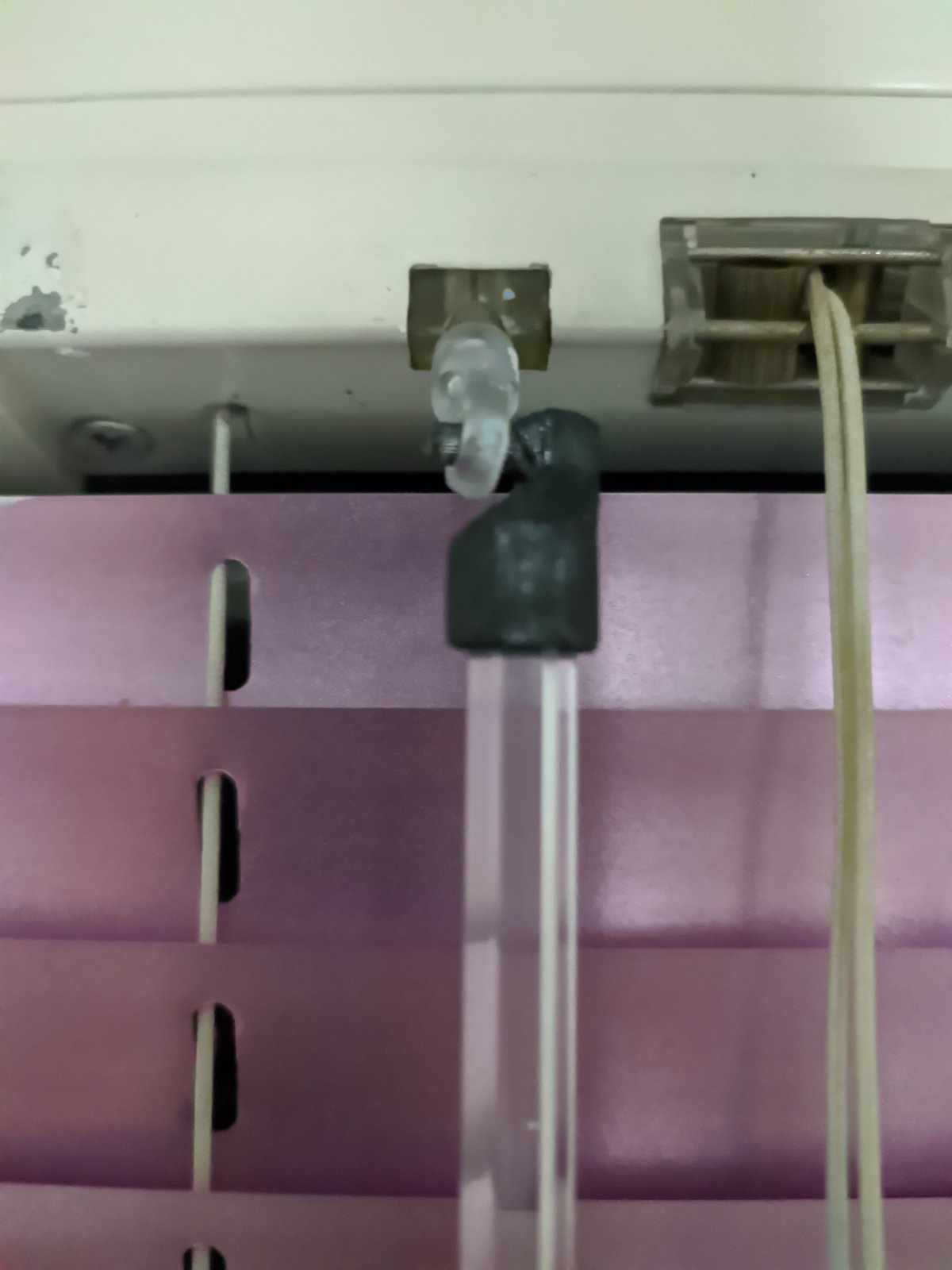 Window blind tilt cap