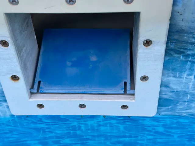 Skimmer door for swimming pool — foto autora
