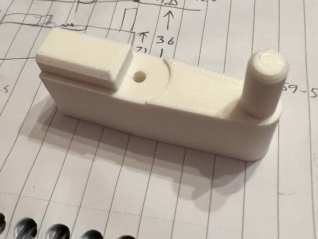Bath screen hinge posts